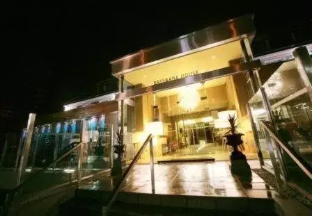 Facade/entrance, Property Building in Brisbane House Hotel