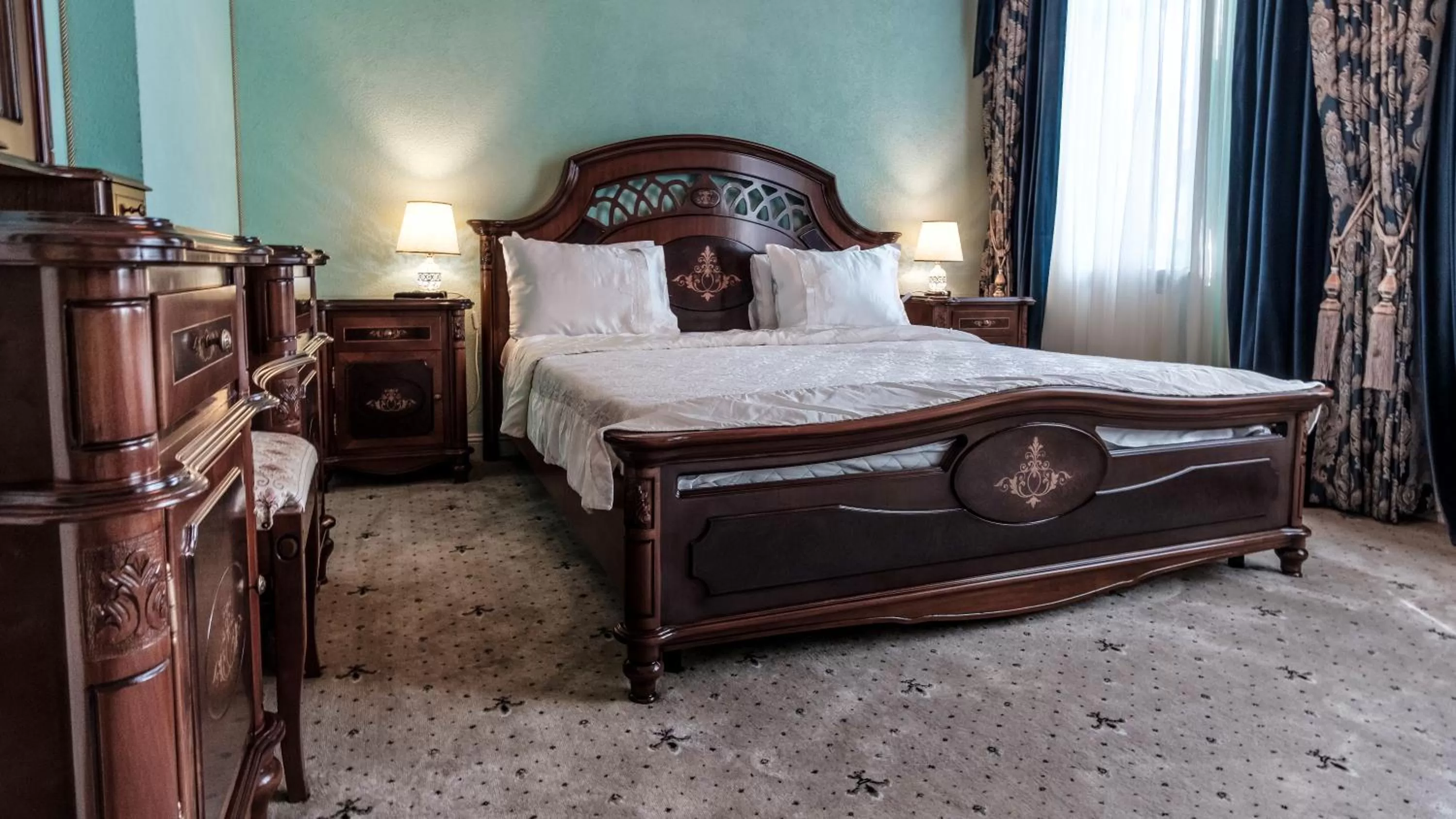 Bedroom, Bed in JMR Royal -Luxury Rooms & Private Sauna