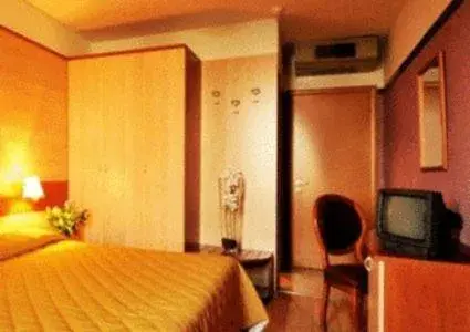 Photo of the whole room, Bed in Hotel Centro Turistico Gardesano