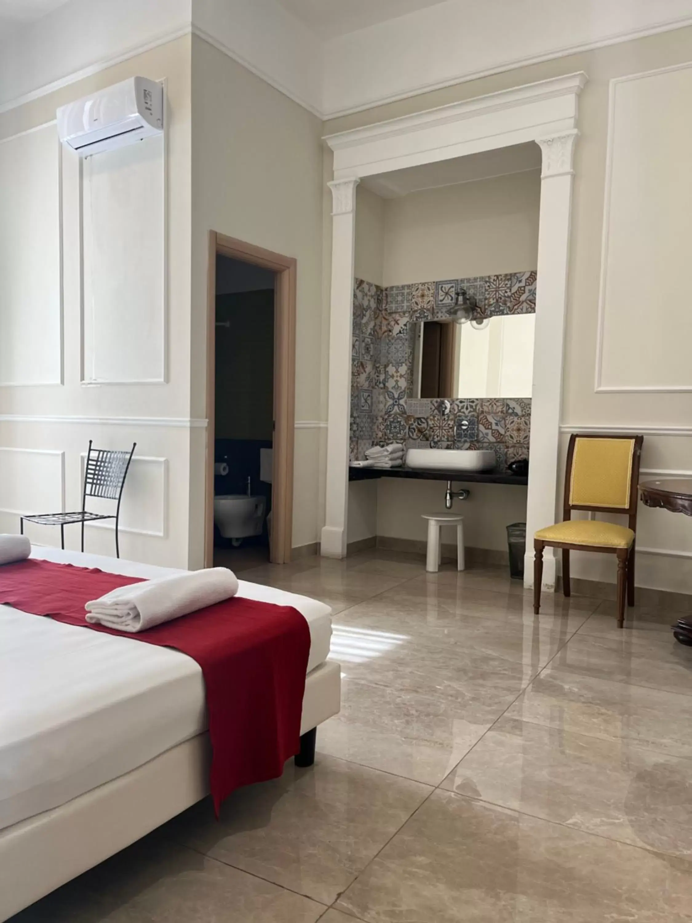 Bed in Napolit'amo Hotel Principe