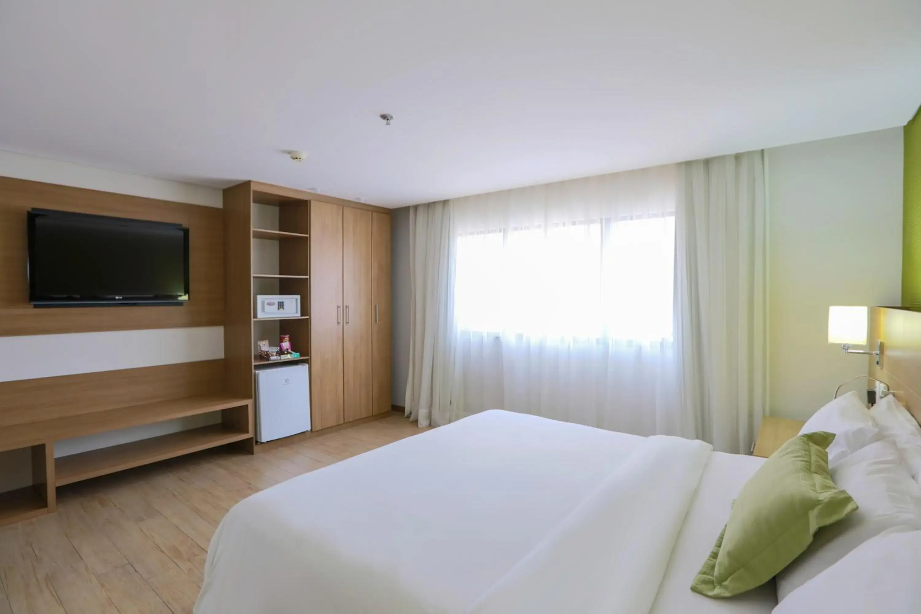Bedroom, Bed in Radisson Hotel Belém