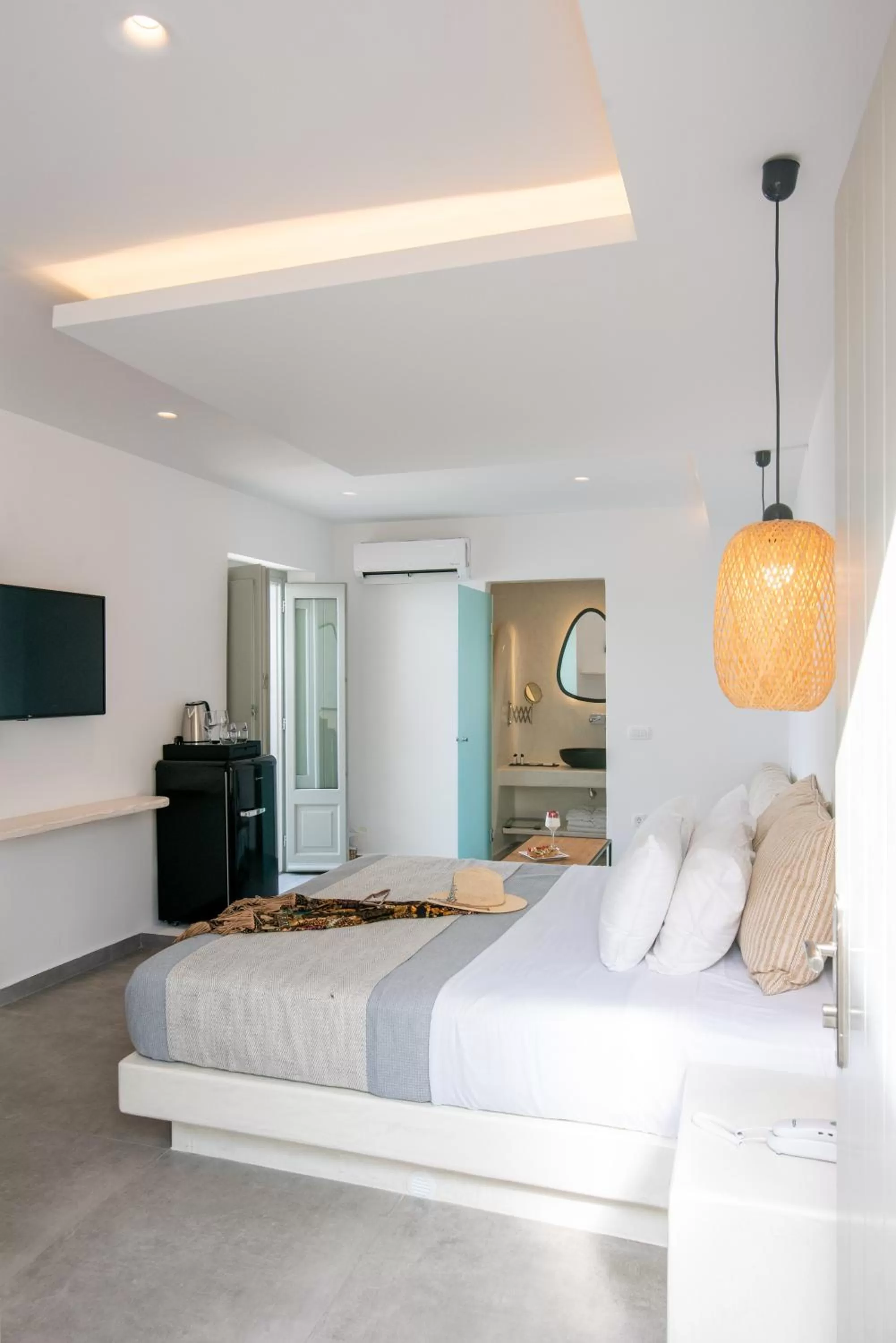 Bed in Caldera Cliff Illusion