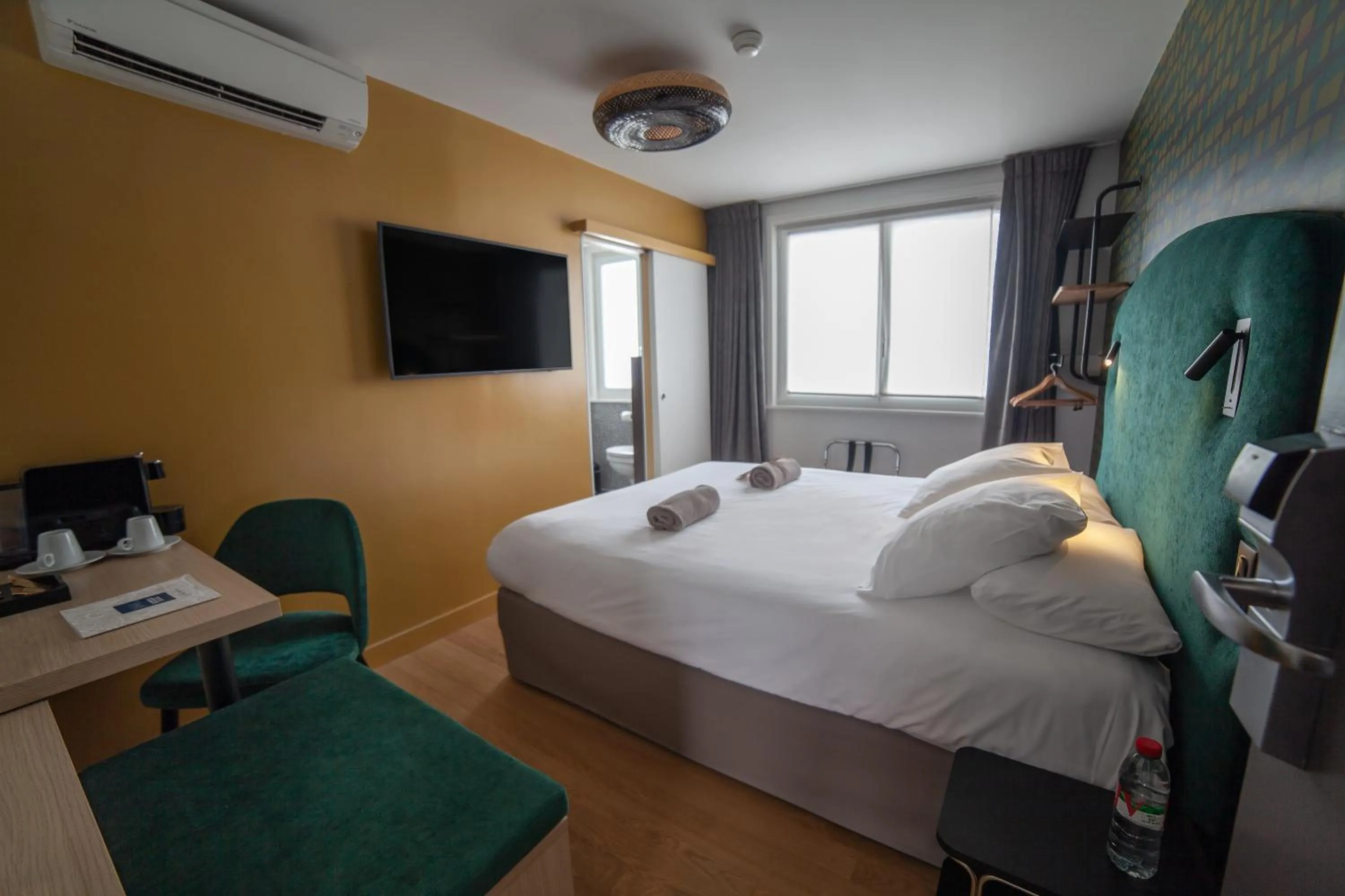 Photo of the whole room, Bed in Hotel Kanaï