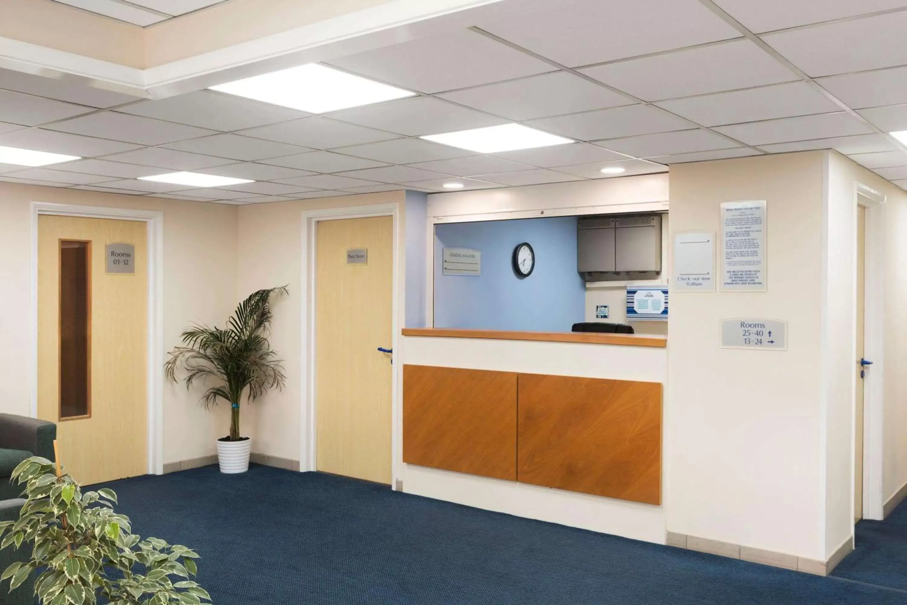 Lobby or reception in Days Inn Sutton Scotney South