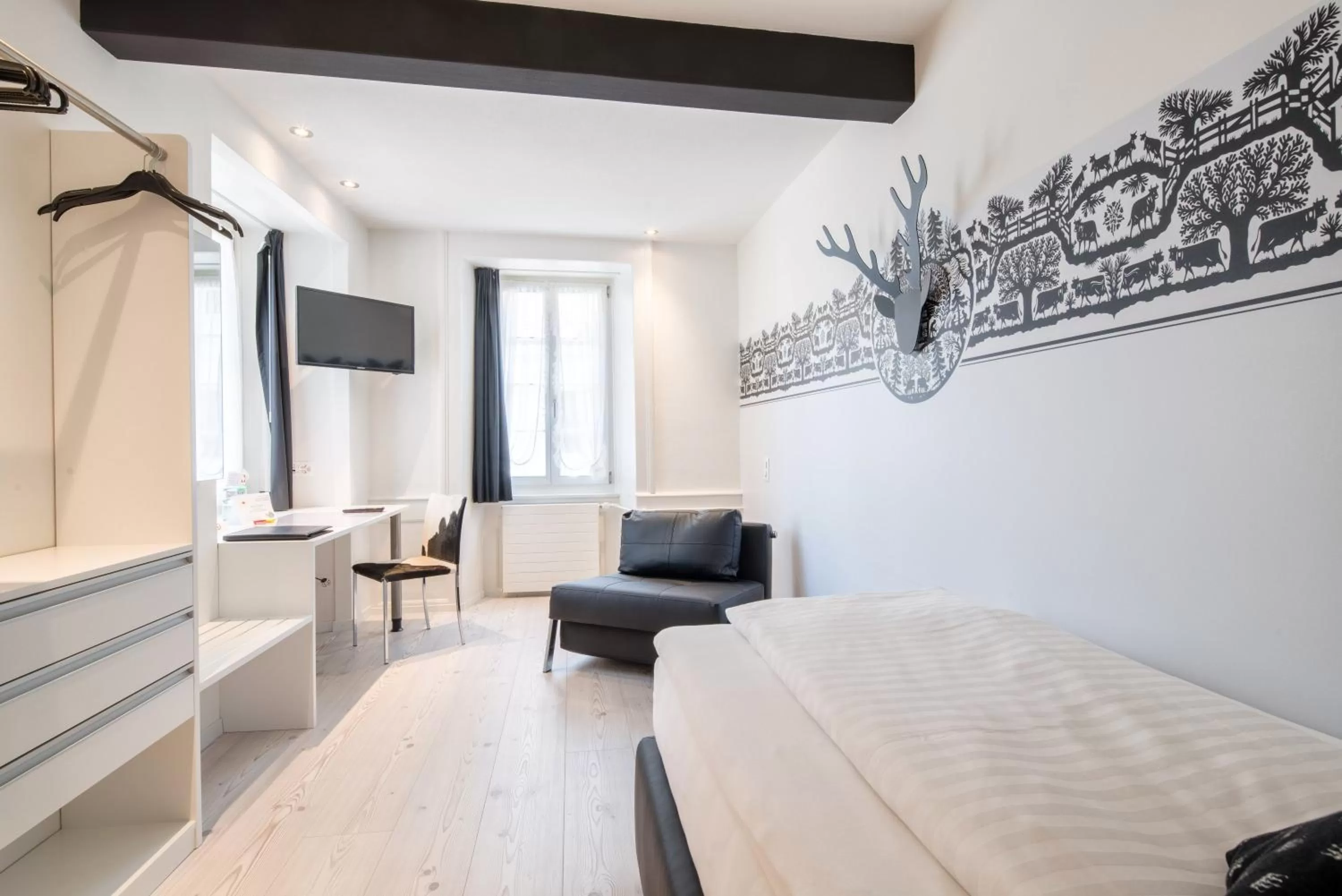 Photo of the whole room, Bed in Hotel Murtenhof & Krone