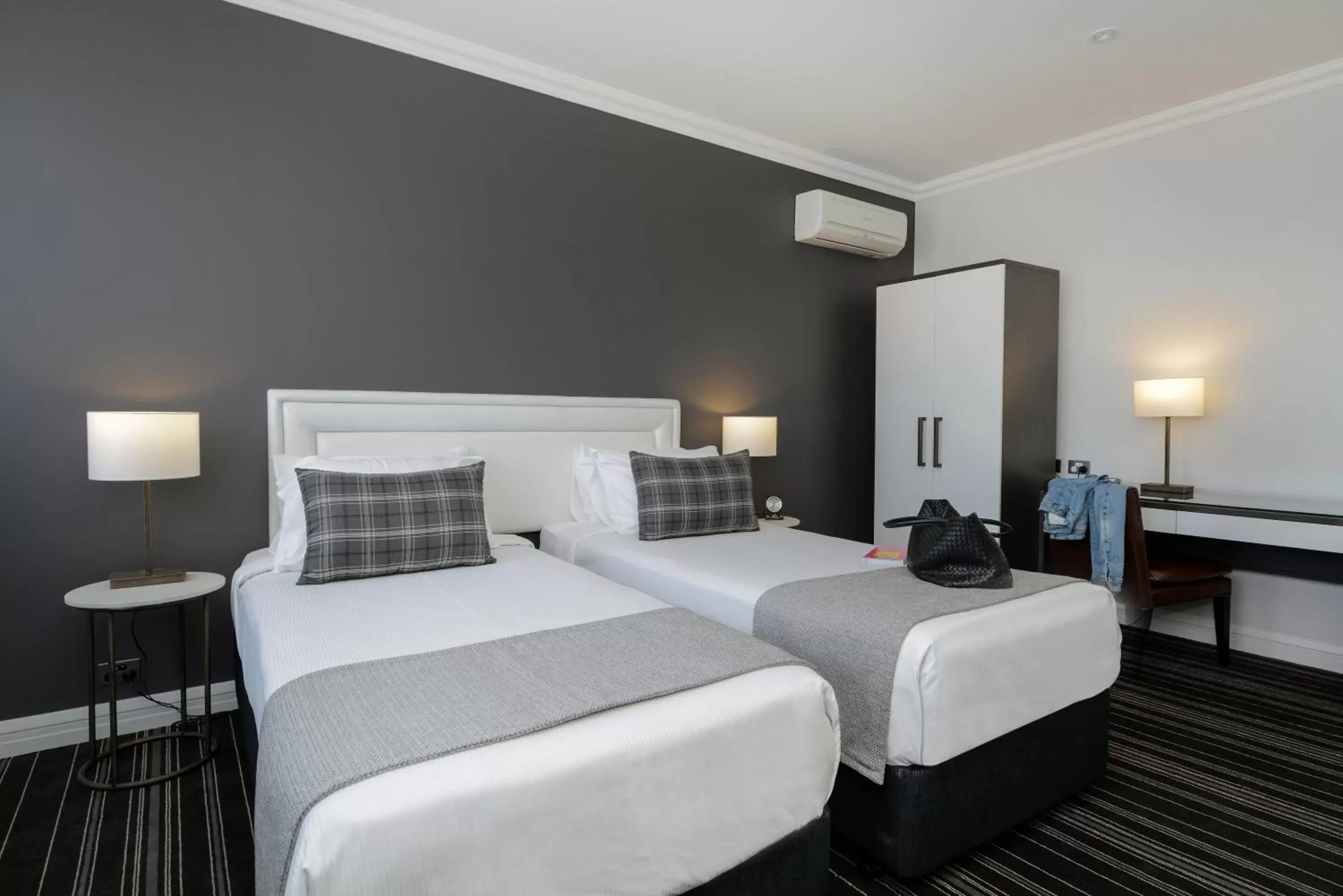 Photo of the whole room, Bed in Perouse Randwick by Sydney Lodges