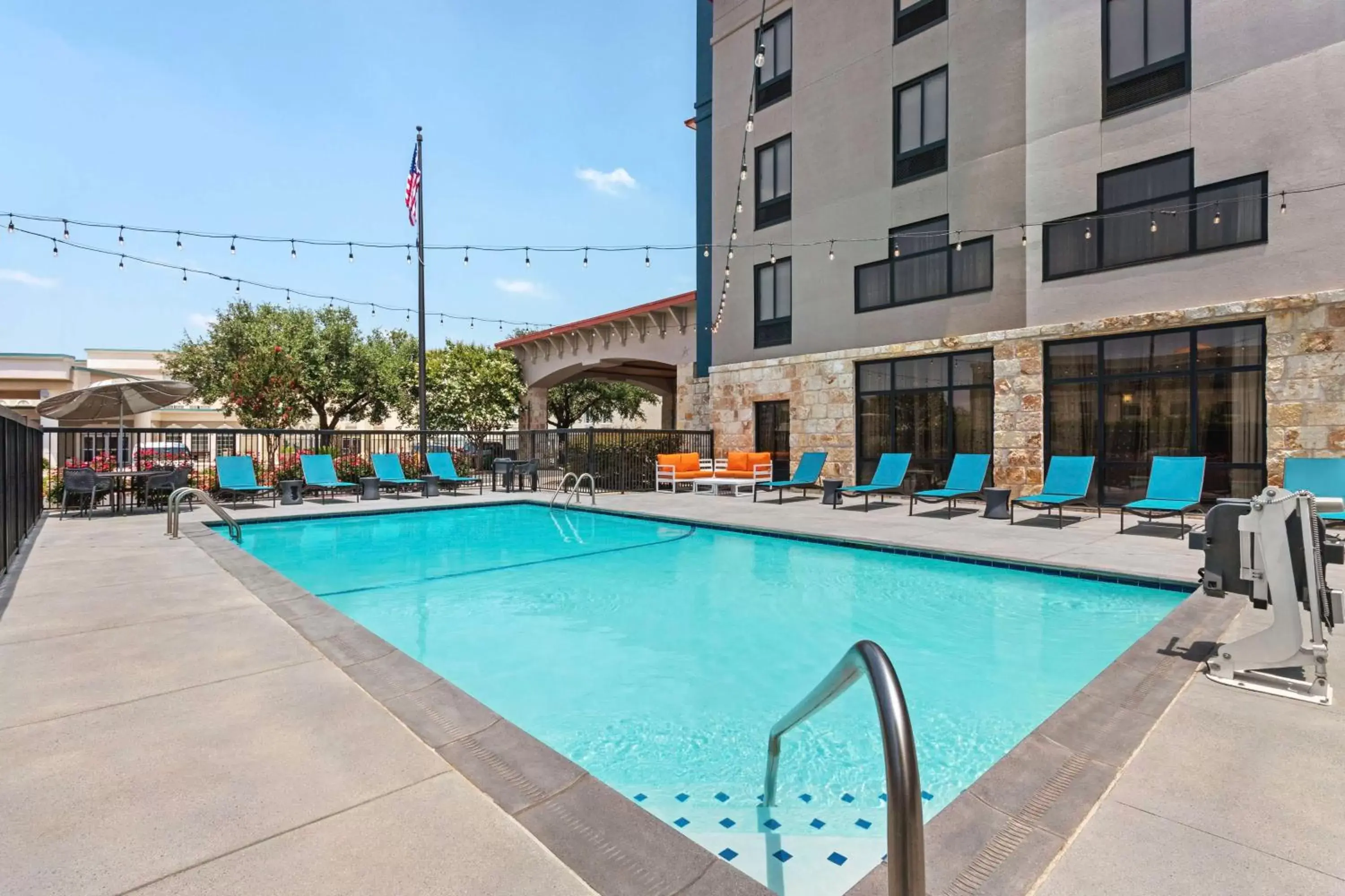 Pool view, Swimming Pool in Hampton Inn & Suites San Marcos