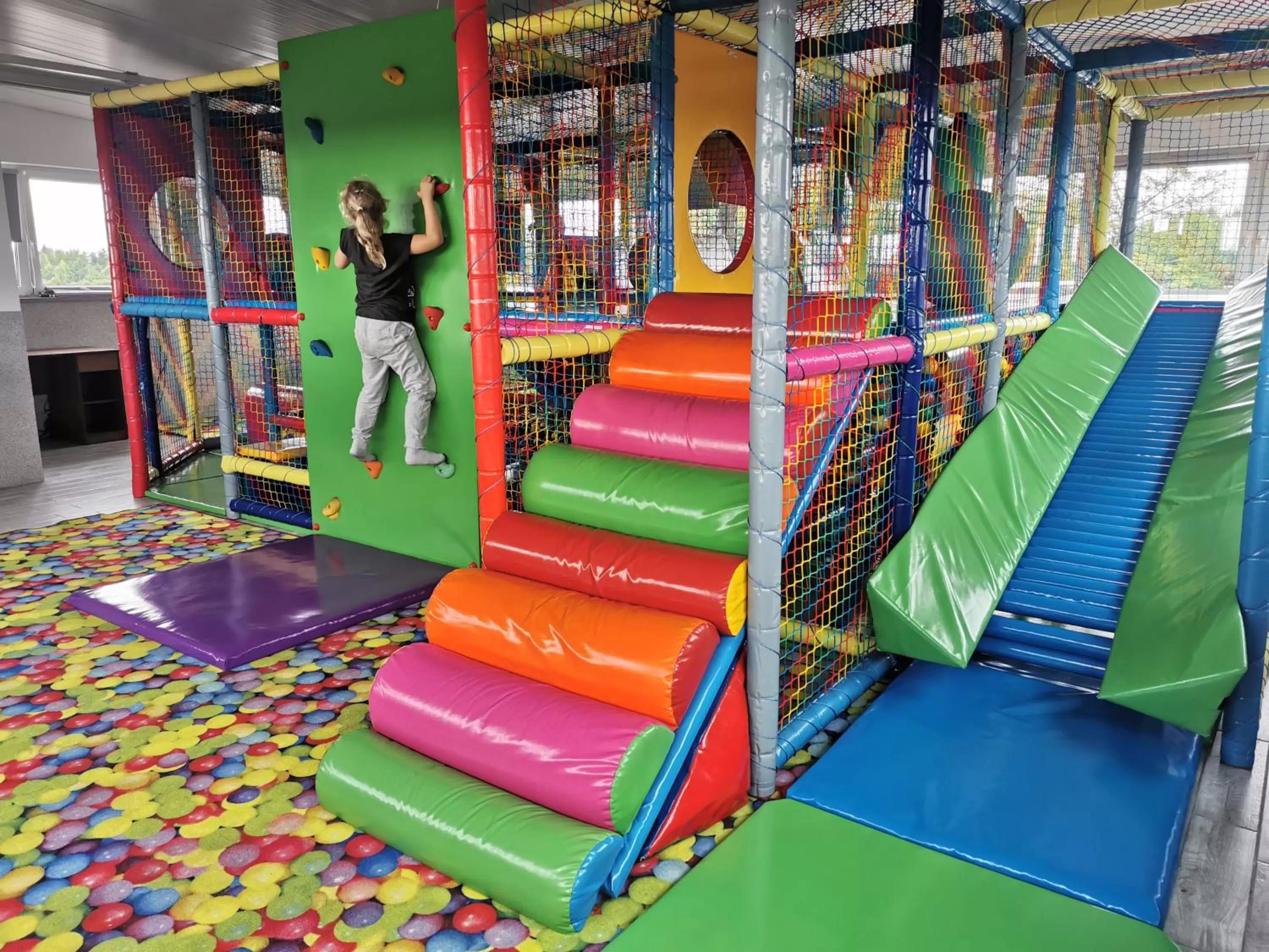 Hotel Miłosz Restauracja, Basen dla dzieci, Sala Zabaw, Siłownia