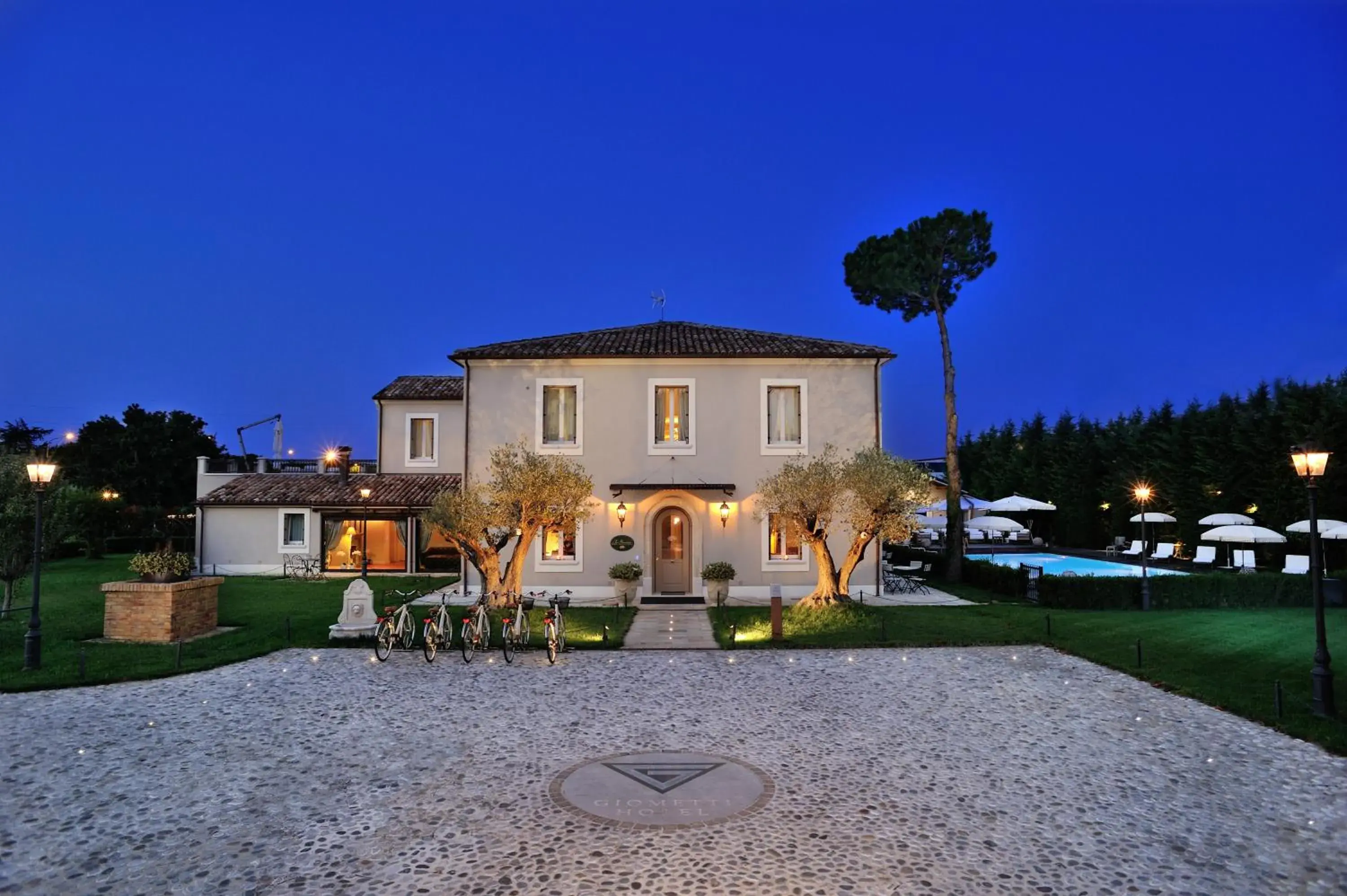 Staff, Patio/Outdoor Area in San Giovanni relais