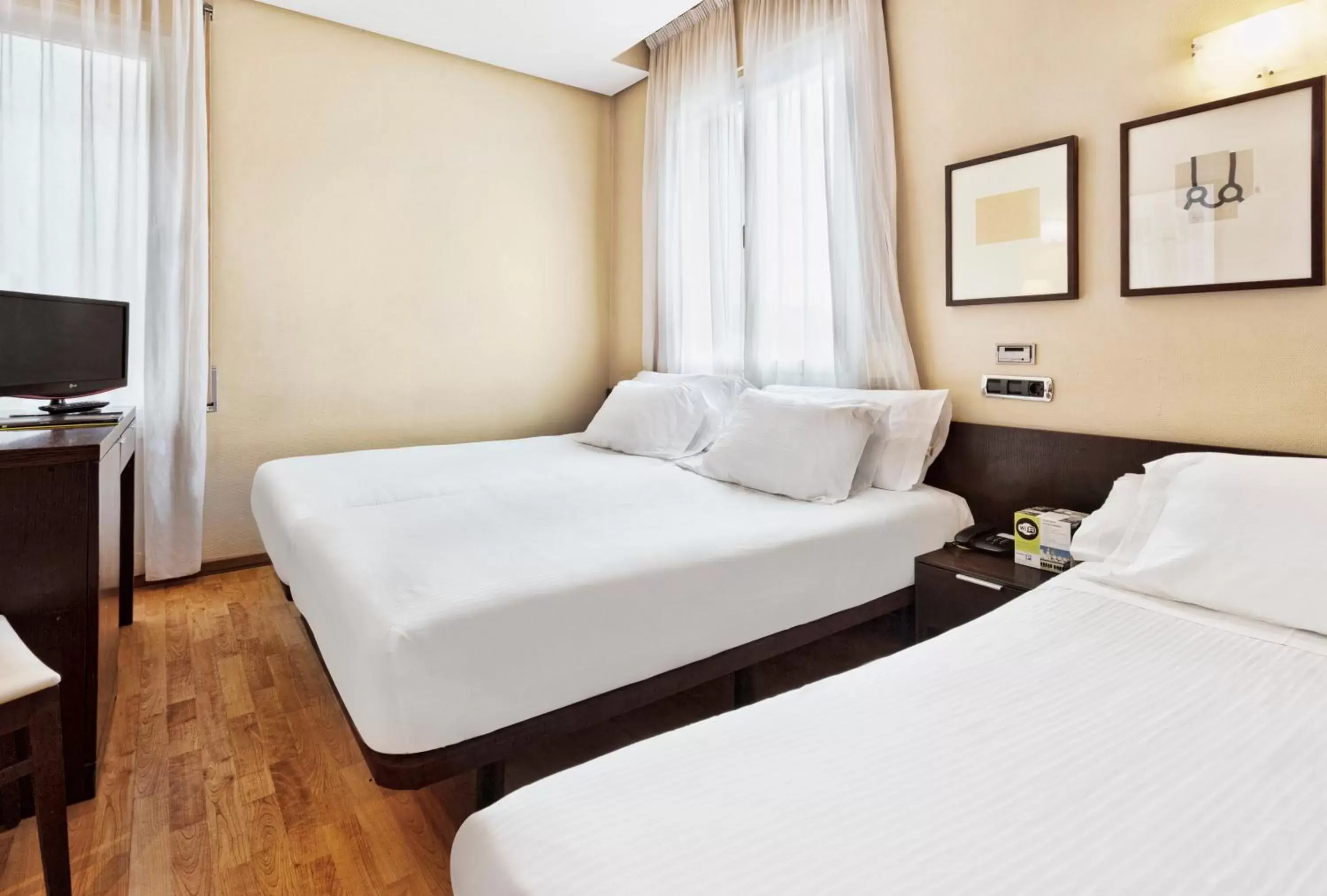 Photo of the whole room, Bed in Hotel Sercotel Tudela Bardenas Photo of the whole room, Bed in Hotel Sercotel Tudela Bardenas