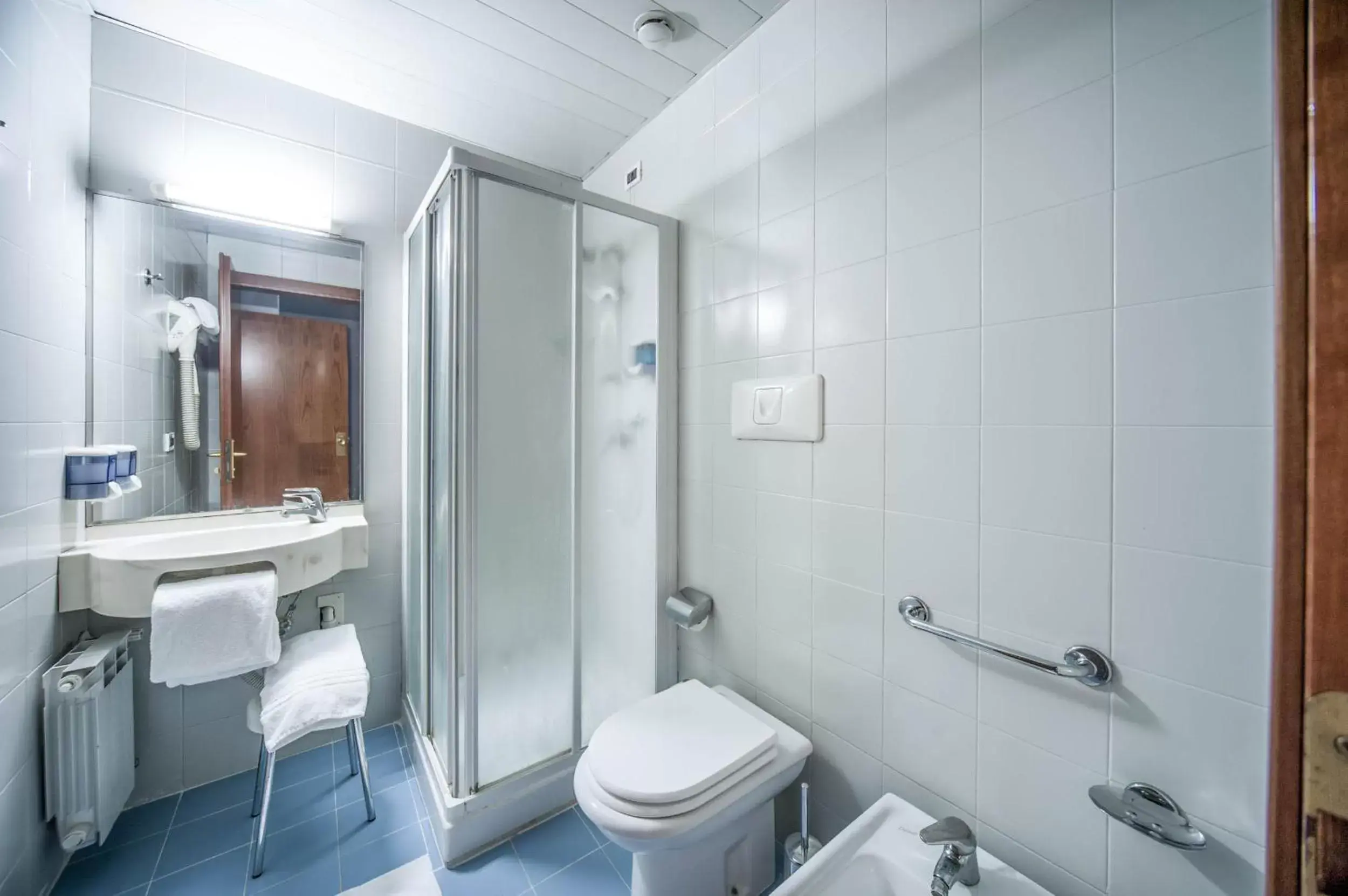 Bathroom in Hotel Centrale Bathroom in Hotel Centrale