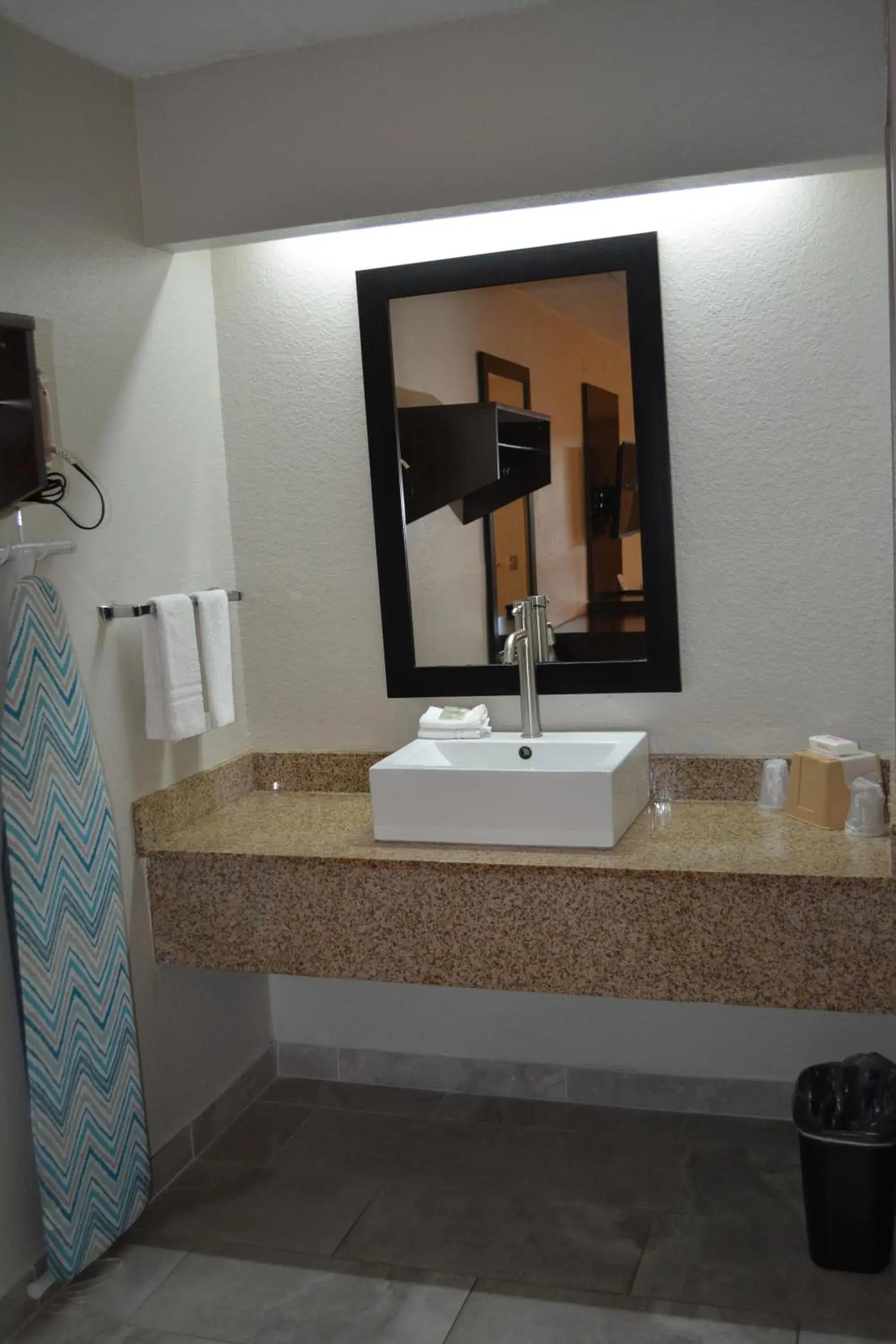 Bathroom in Red Roof Inn Jackson North – Ridgeland