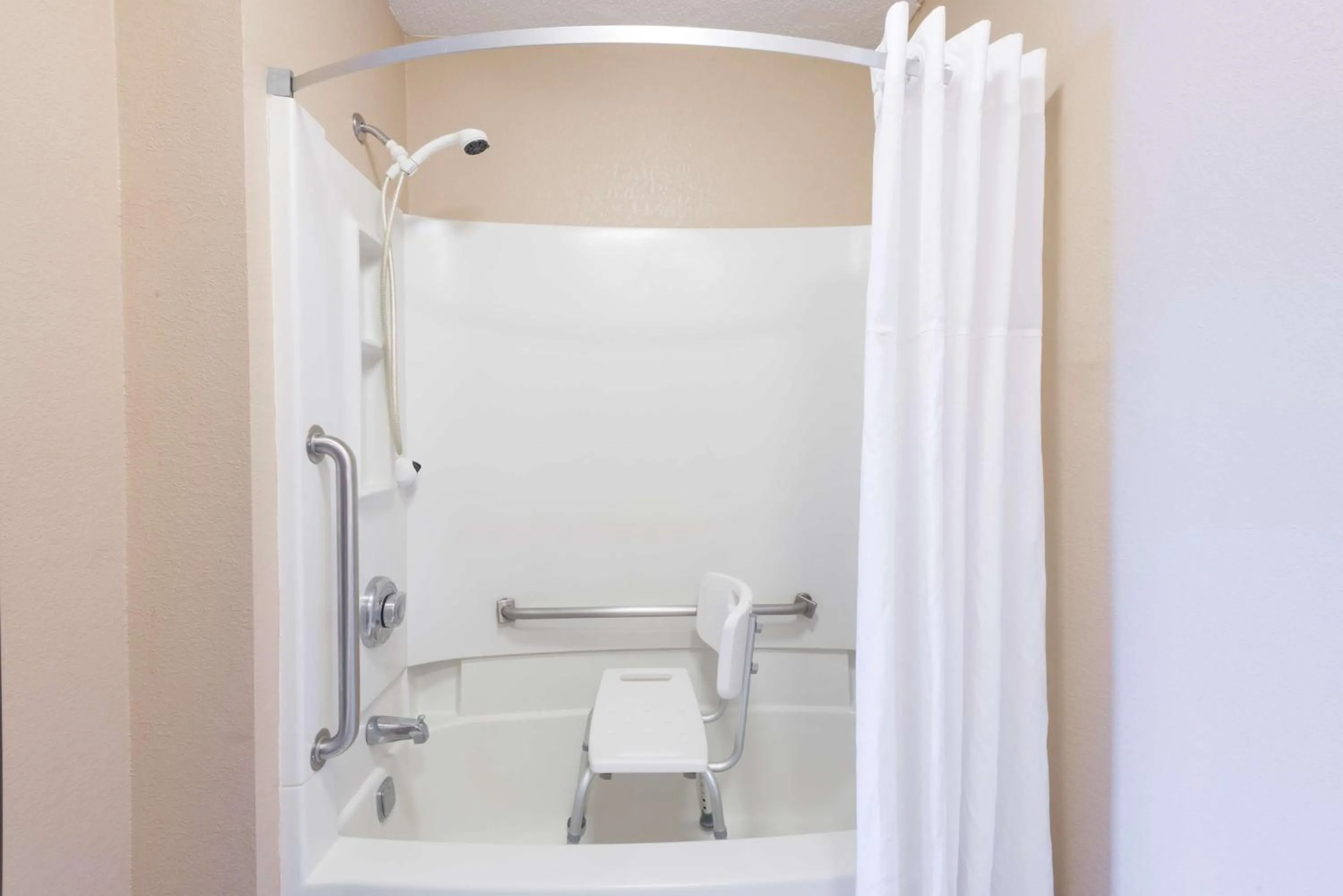 Photo of the whole room in Days Inn by Wyndham Pittsburgh-Harmarville