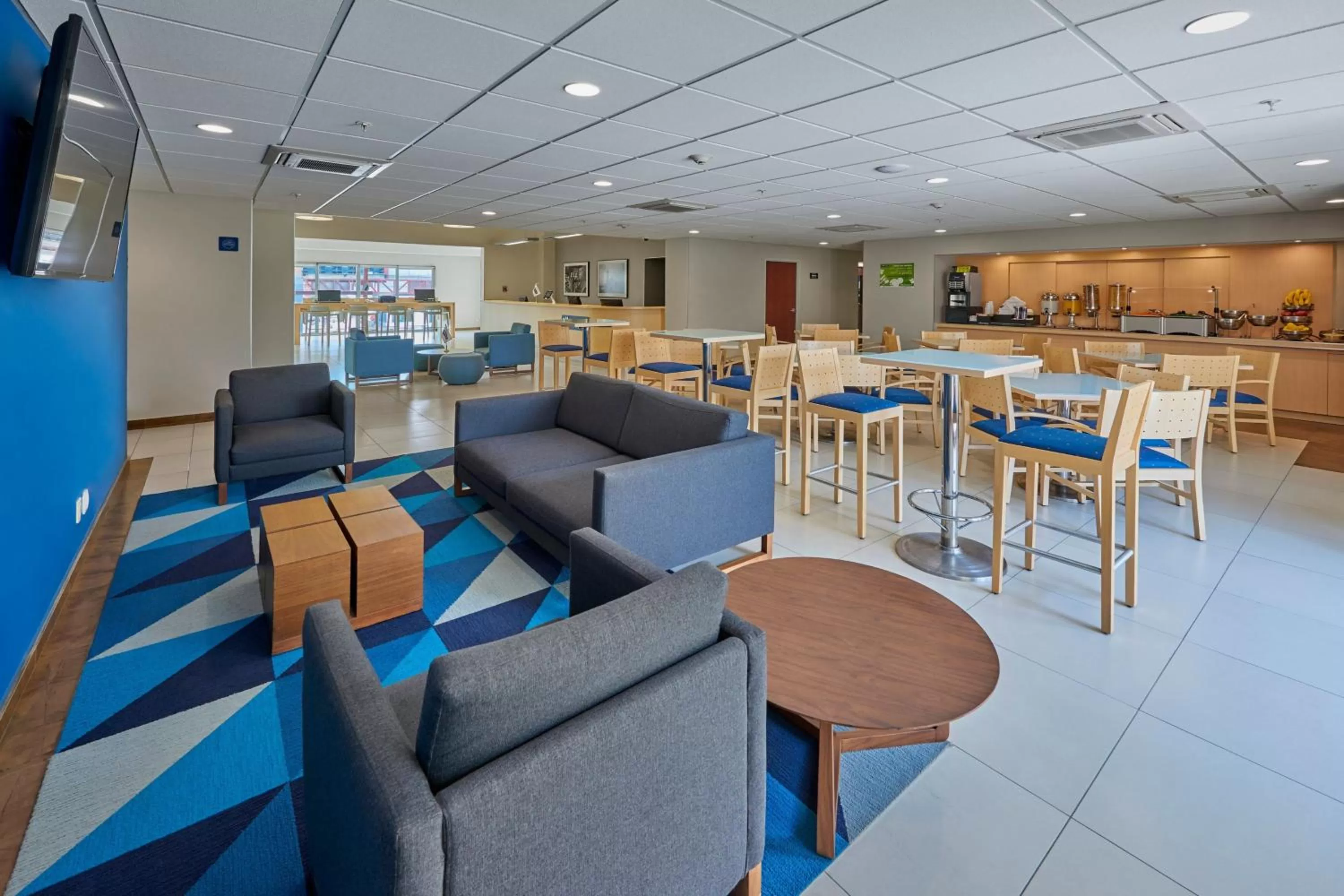 Living room in City Express by Marriott Apizaco