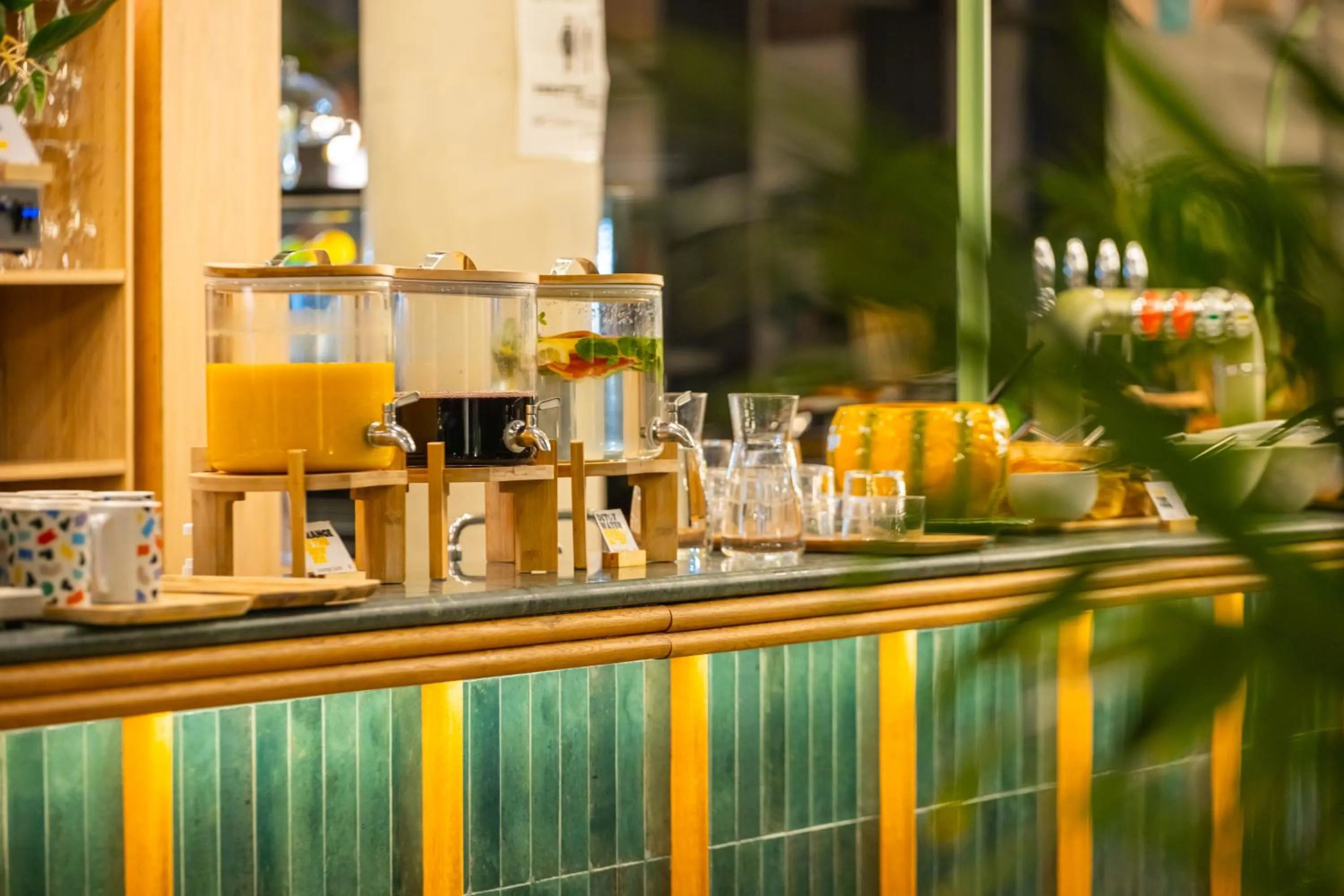 Lounge or bar in The People - Paris Marais