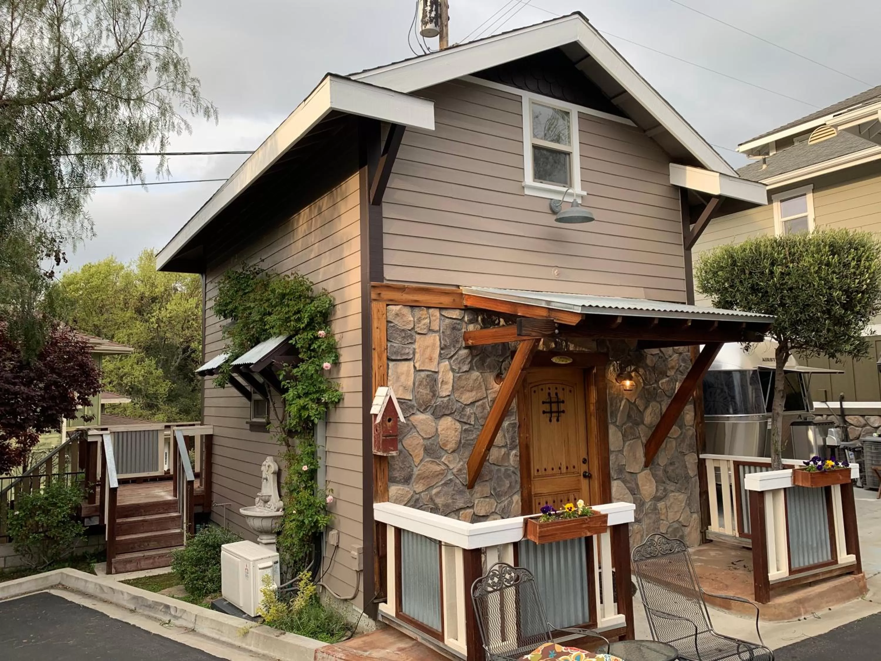 Property building in ForFriends Inn Wine Country Bed and Breakfast