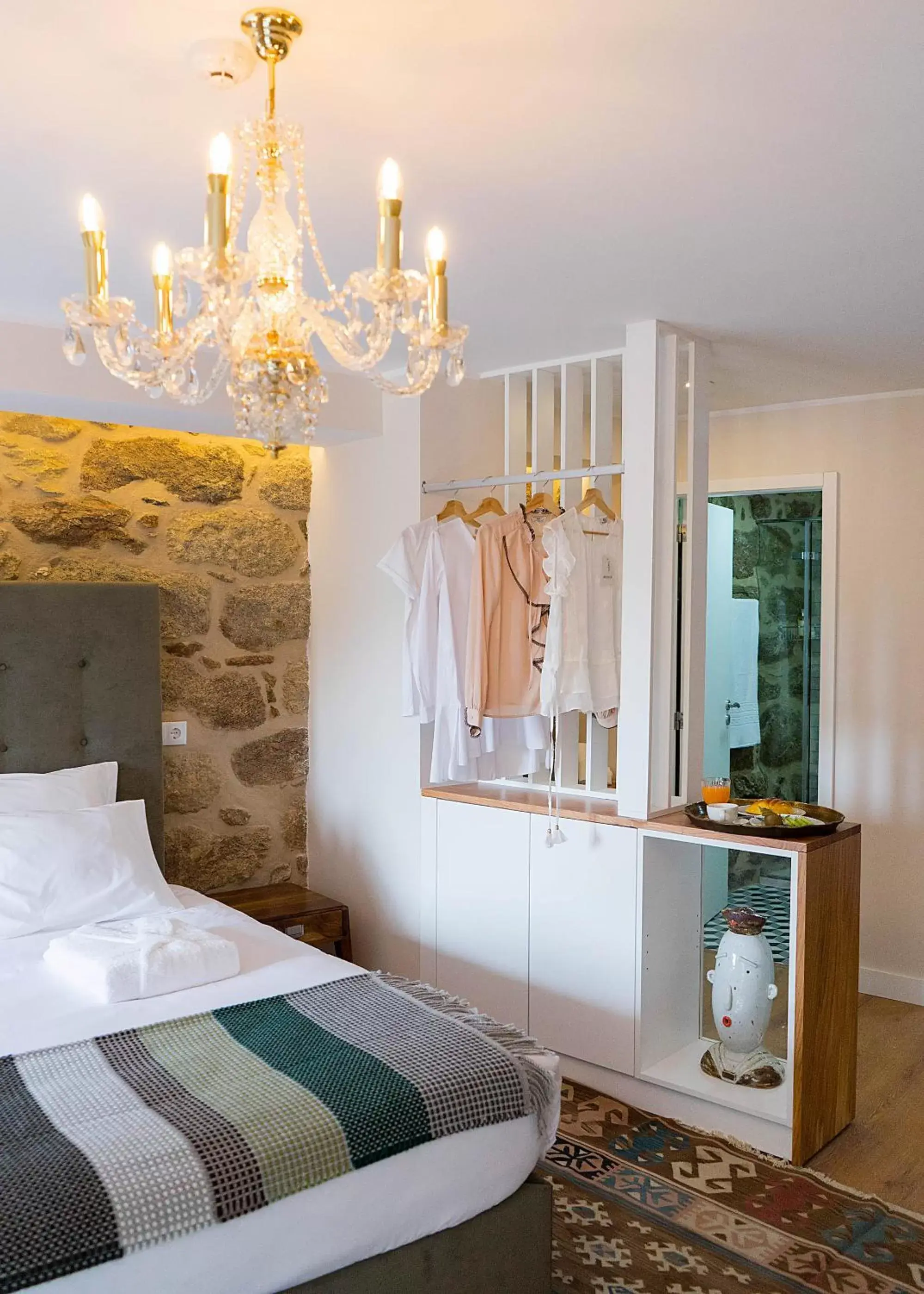 Bathroom, Bed in Casa da Ana Boutique Guest House