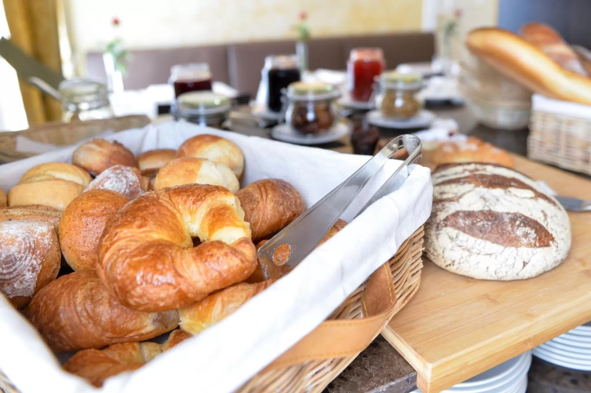 Buffet breakfast in Hotel Millennium