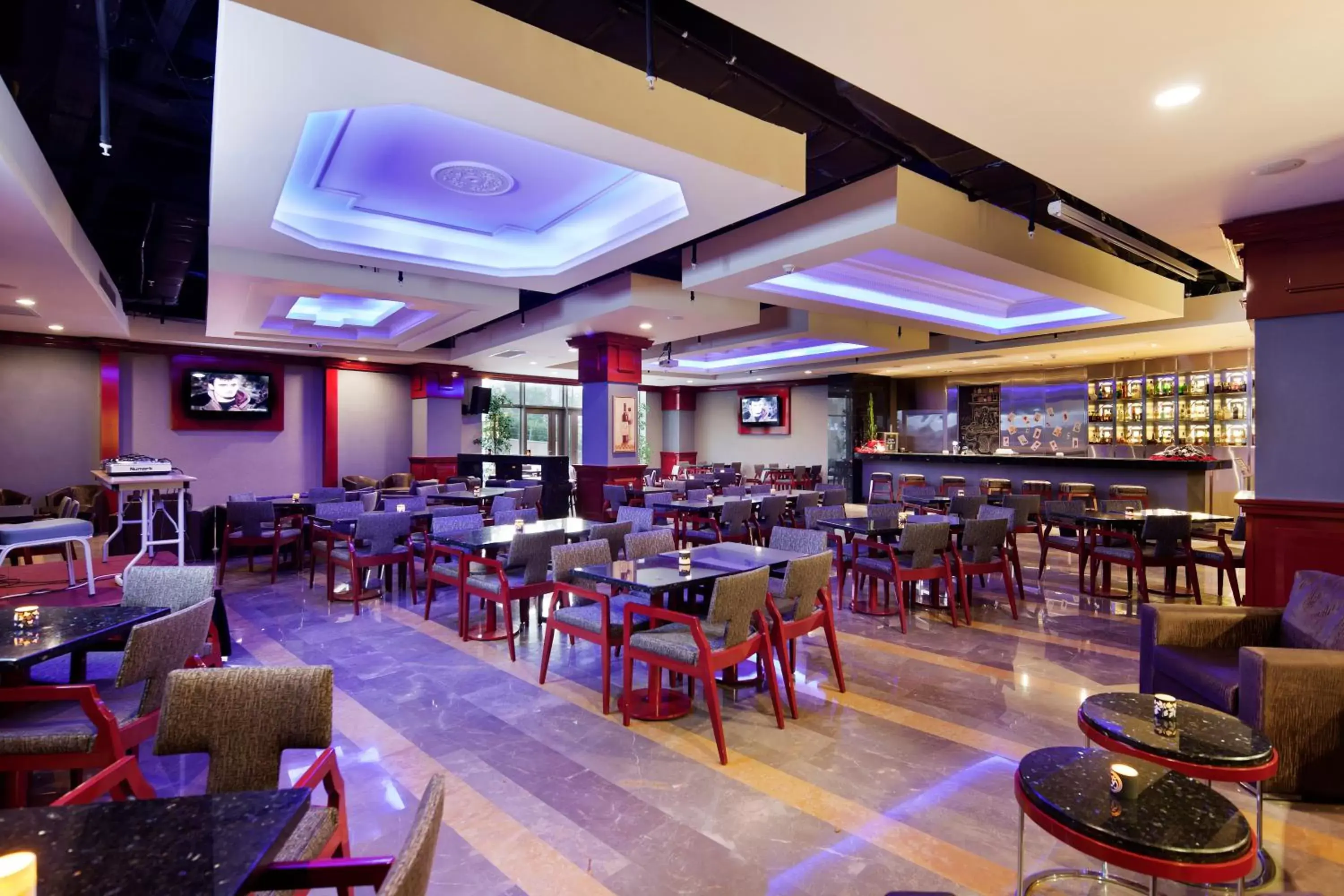 Lounge or bar, Restaurant/Places to Eat in The Green Park Pendik Hotel & Convention Center