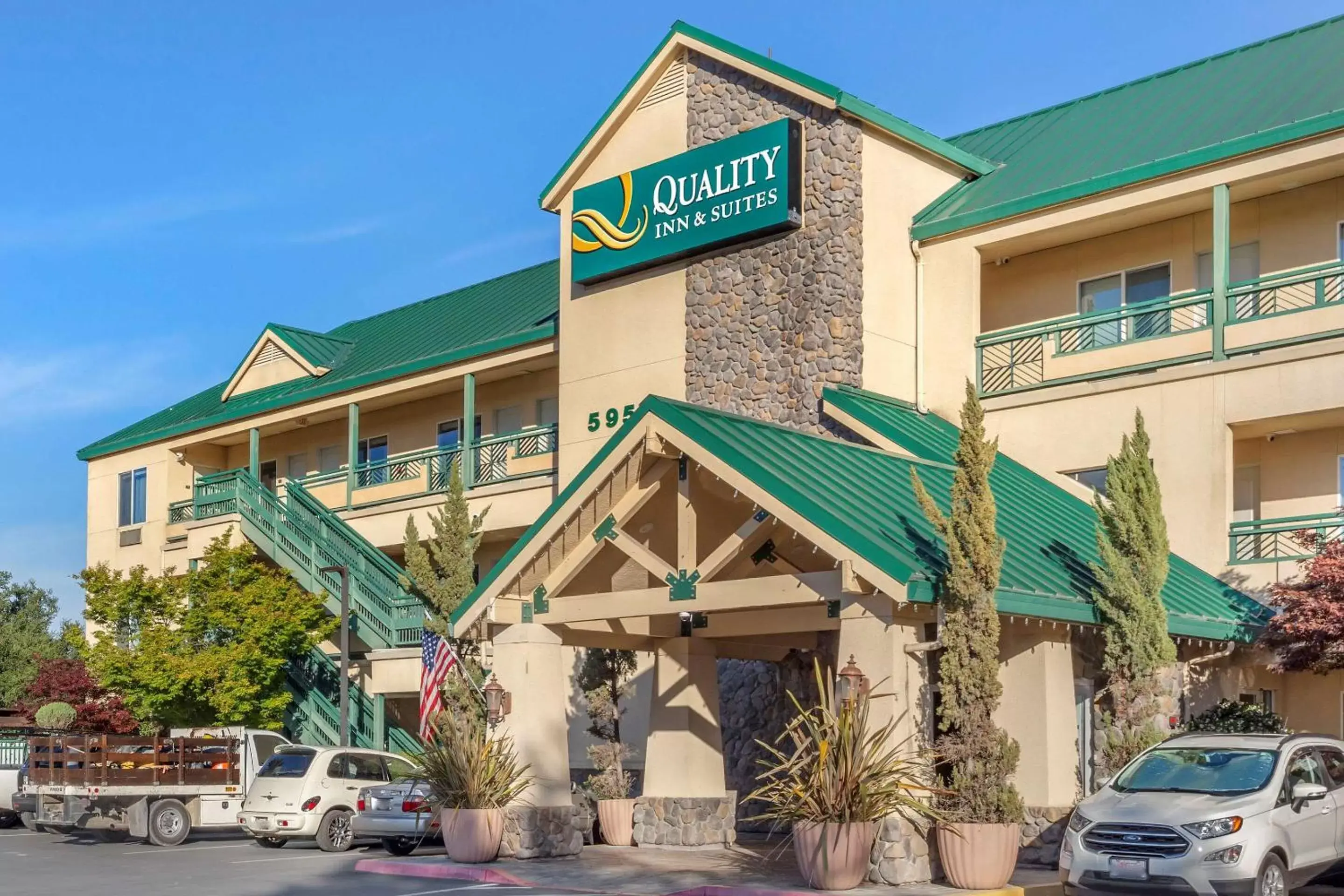 Property Building in Quality Inn & Suites Livermore