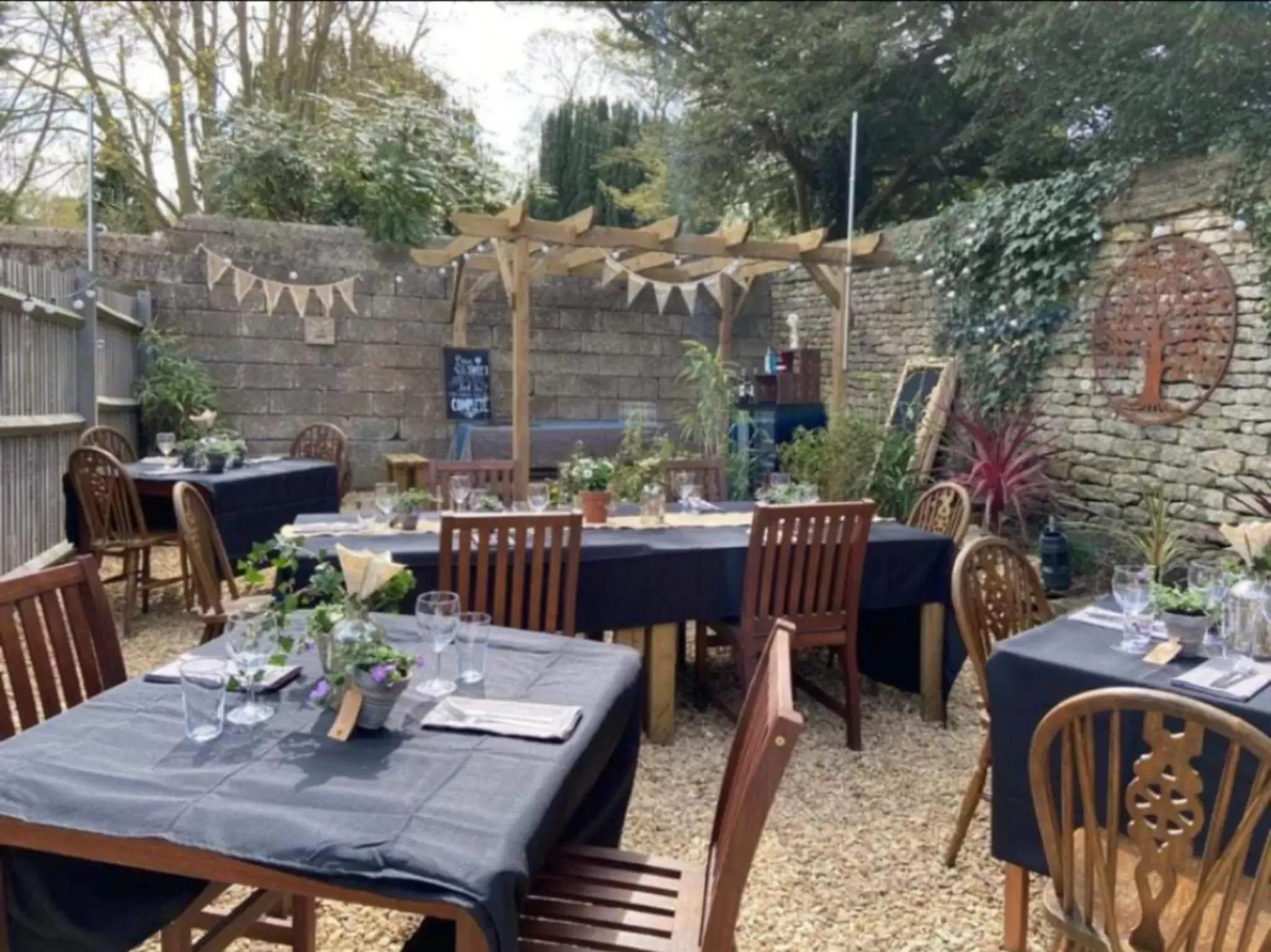 Garden, Restaurant/Places to Eat in The Boot Inn Rutland