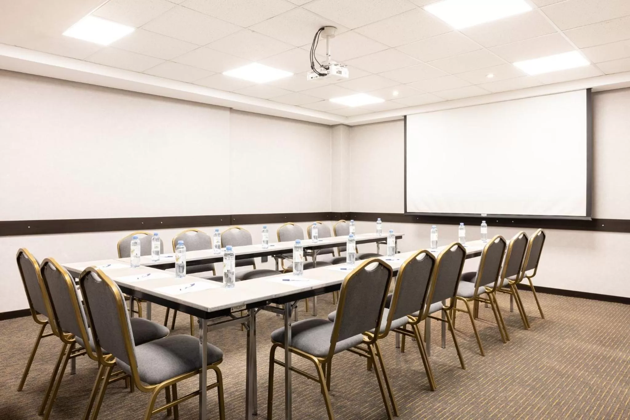 Meeting/conference room in Holiday Inn Express Puerto Madero by IHG
