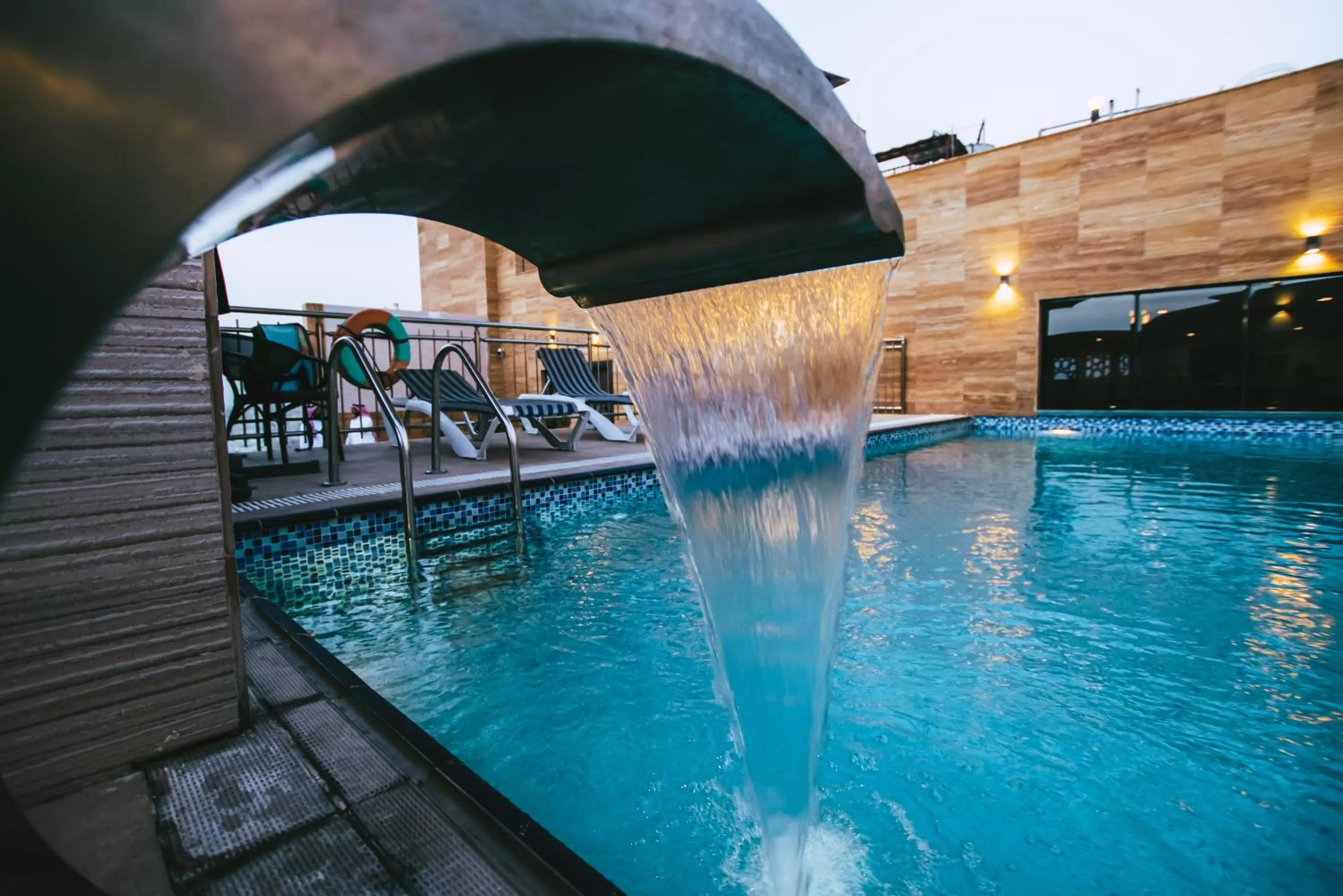 Swimming pool in Iridium 70 Hotel