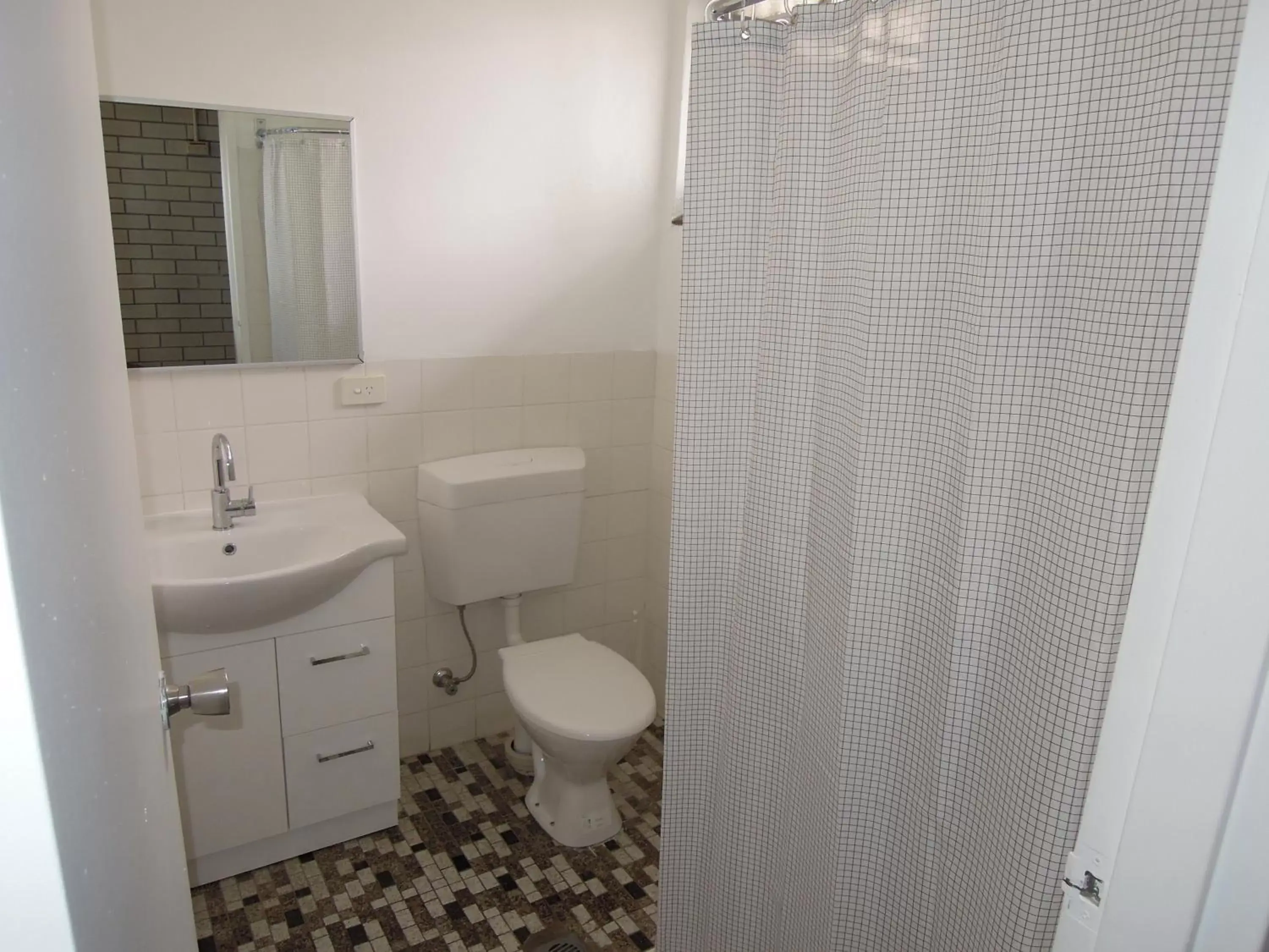 Bathroom in Jackaroo Apartments