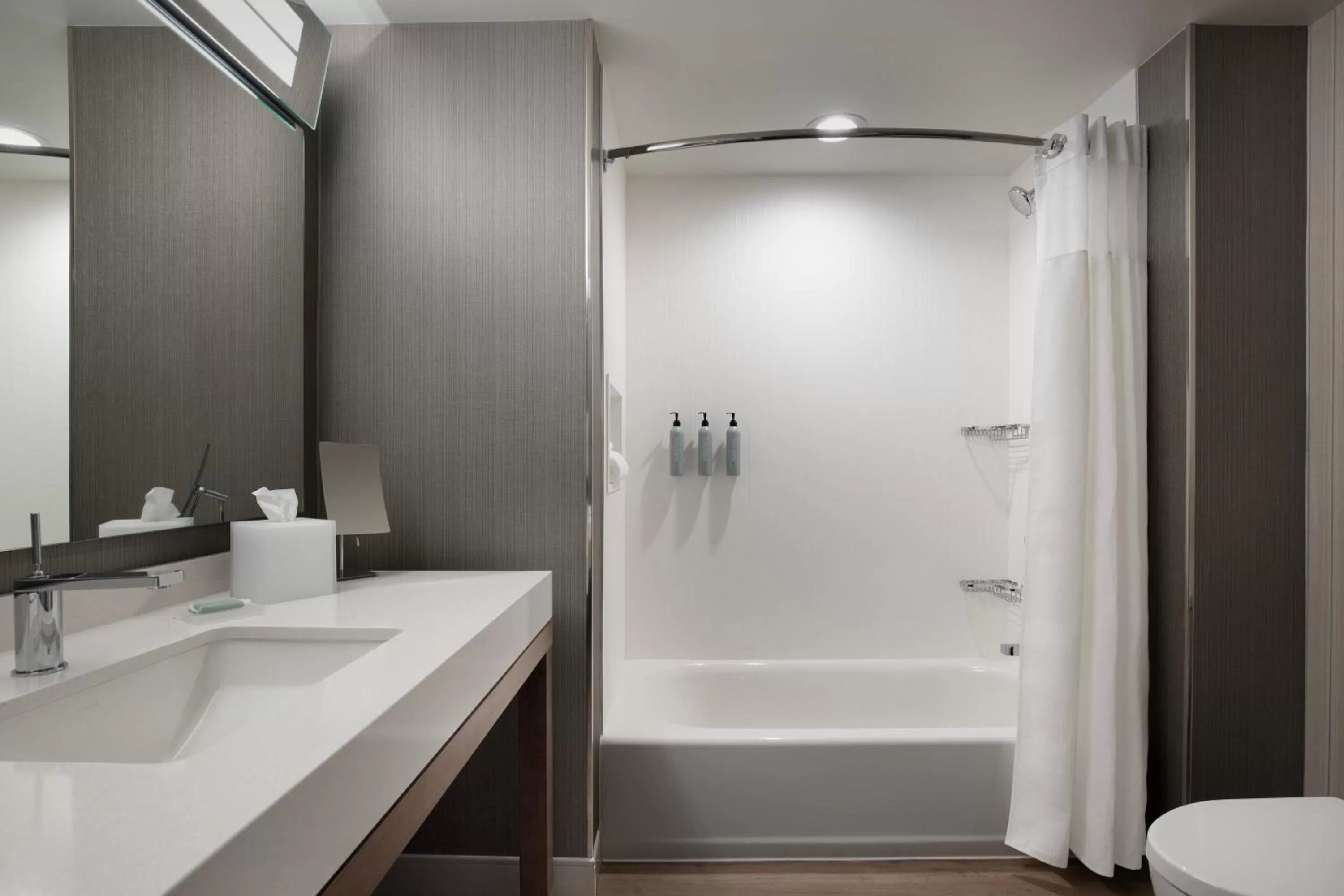 Photo of the whole room in Courtyard by Marriott Nanaimo