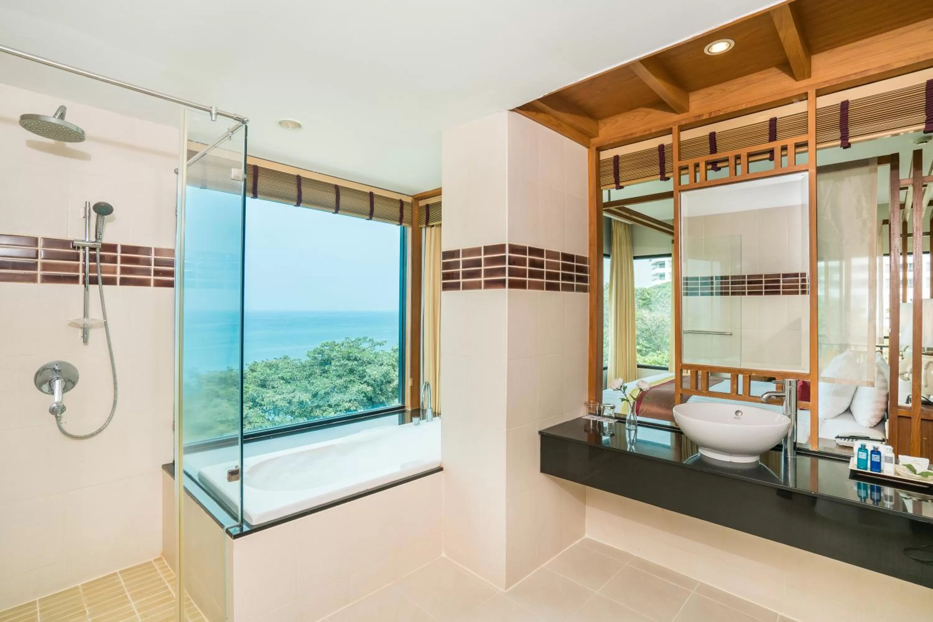 Shower in Cosy Beach Hotel - SHA Extra Plus