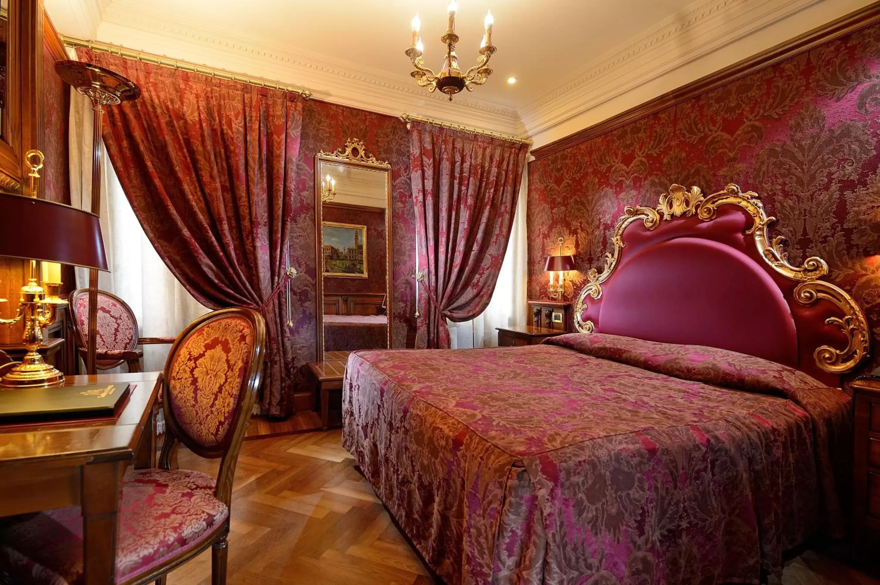 Bed in Bellevue Luxury Rooms - San Marco Luxury