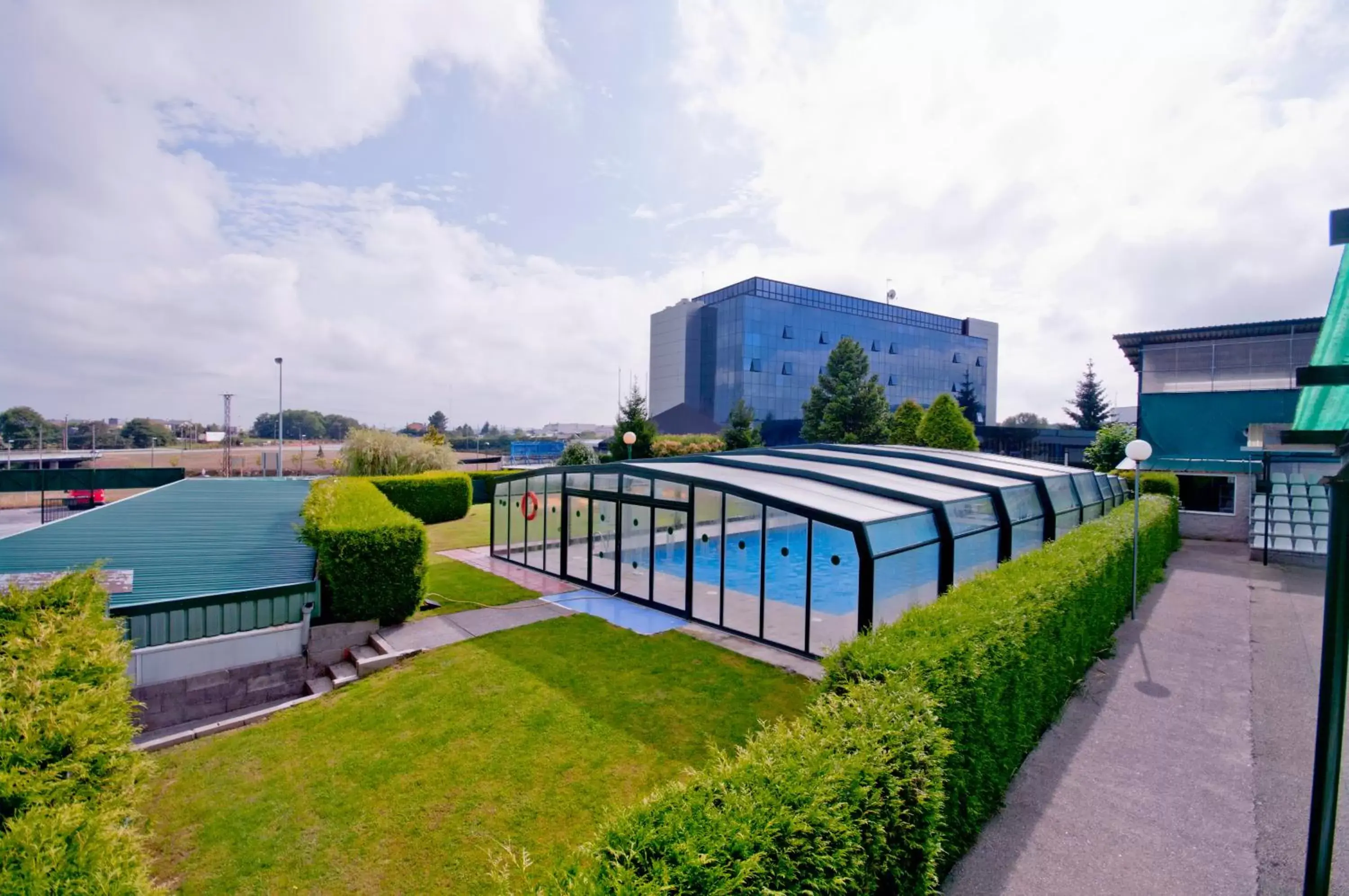 Facade/entrance, Swimming Pool in Hotel Auditorio Santiago & Spa