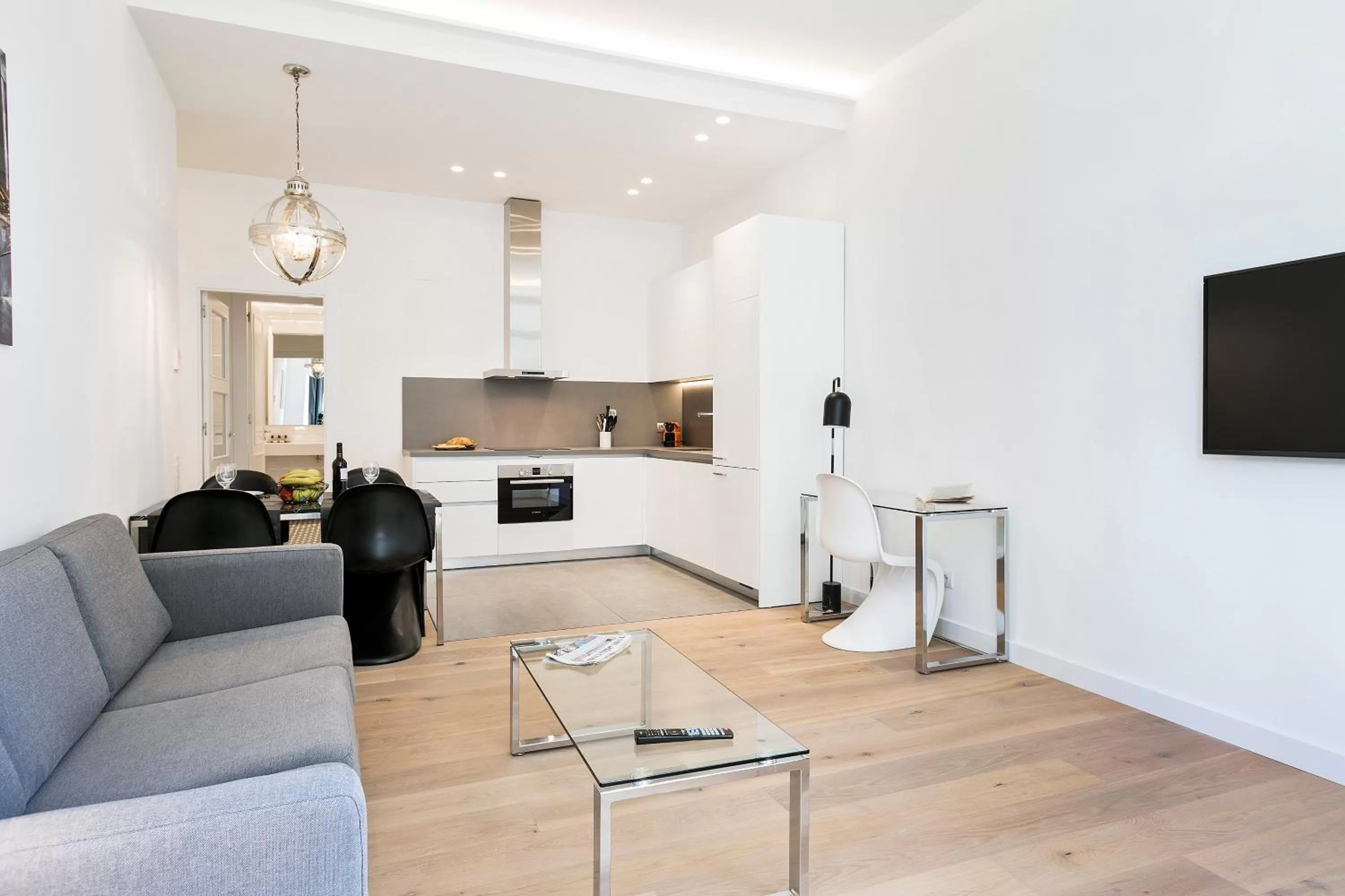 TV and multimedia in Murmuri Residence Mercader