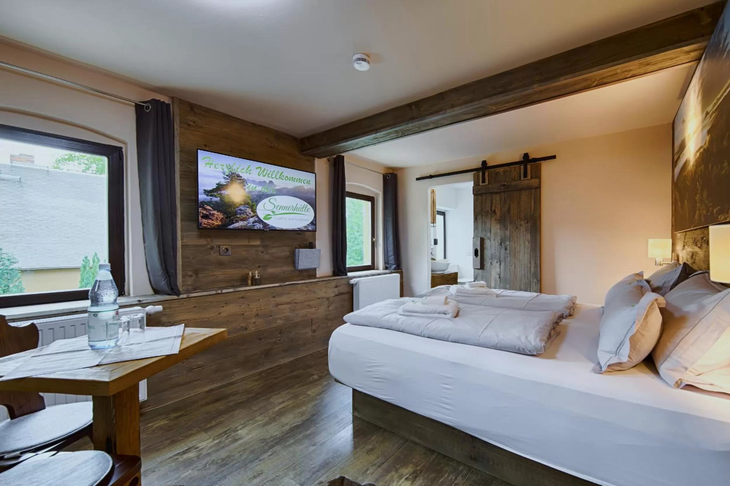 Photo of the whole room, Bed in Sennerhütte Landhotel