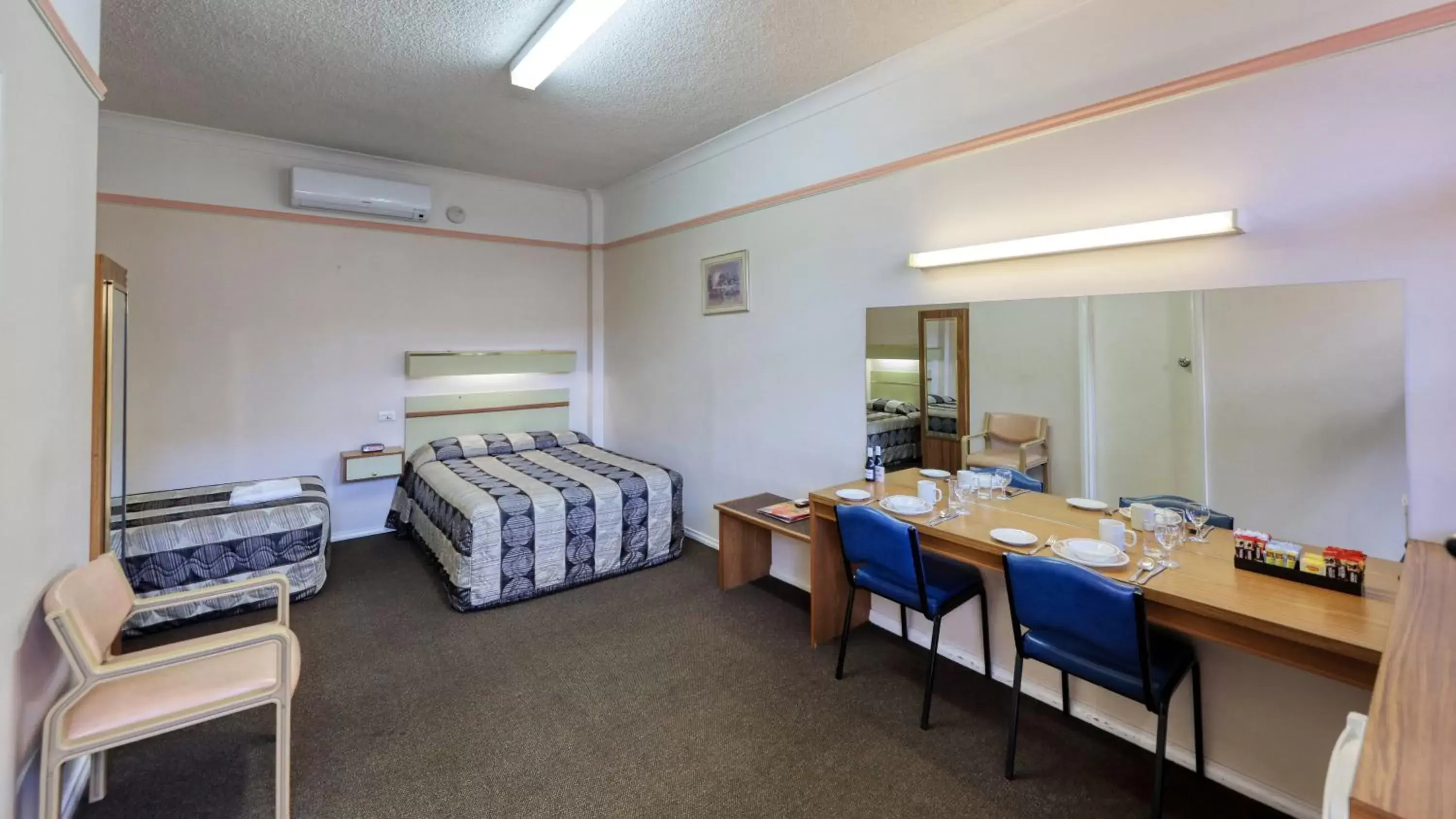 Bedroom in Comfort Inn Crystal Broken Hill