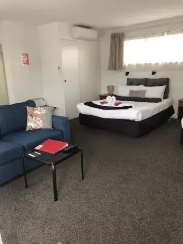 Bedroom in Coachman Motel