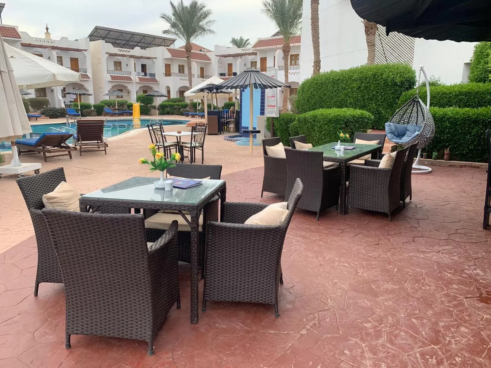 Swimming pool in Dive Inn Resort