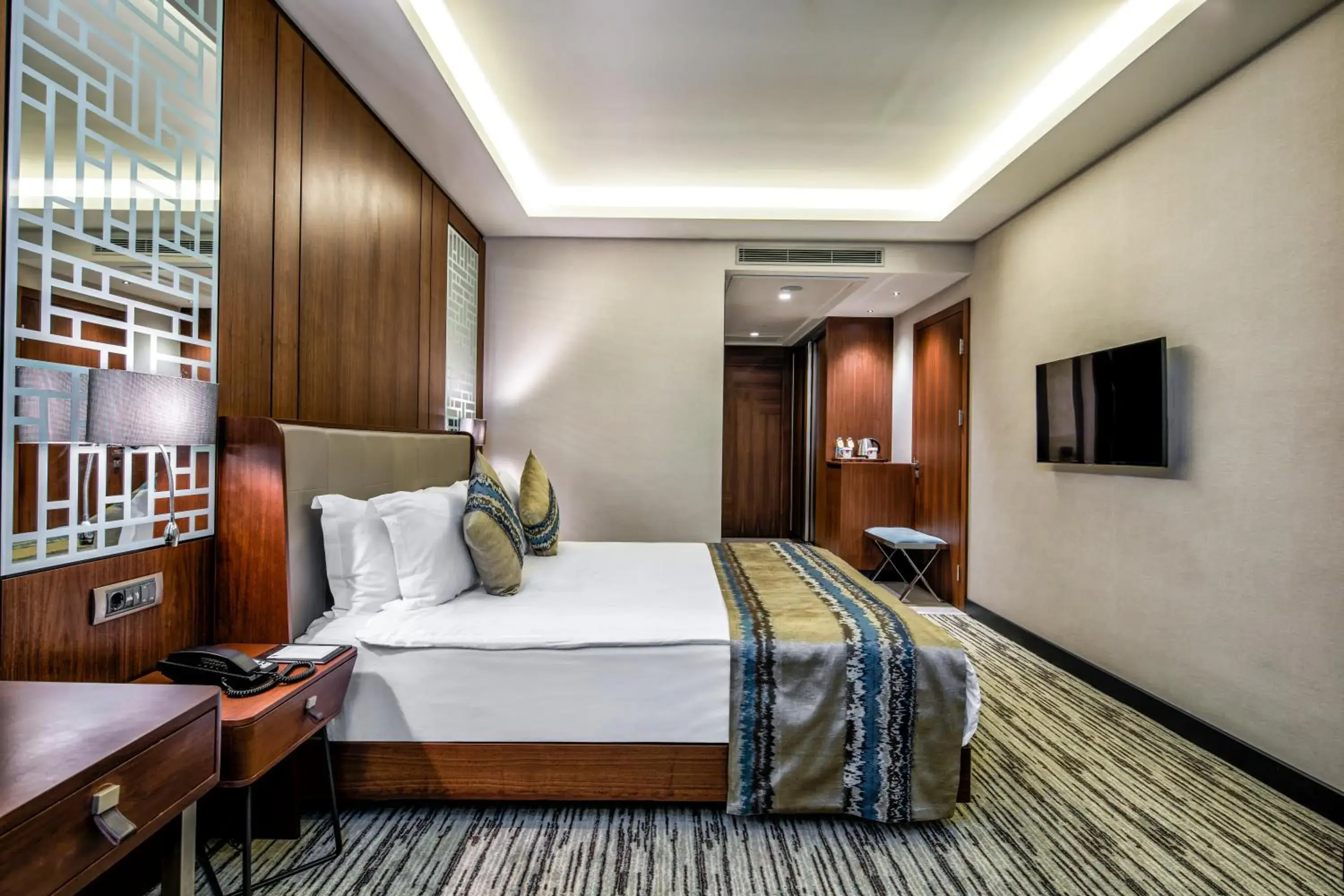Standard Double Room with Atrium View in Clarion Hotel Golden Horn