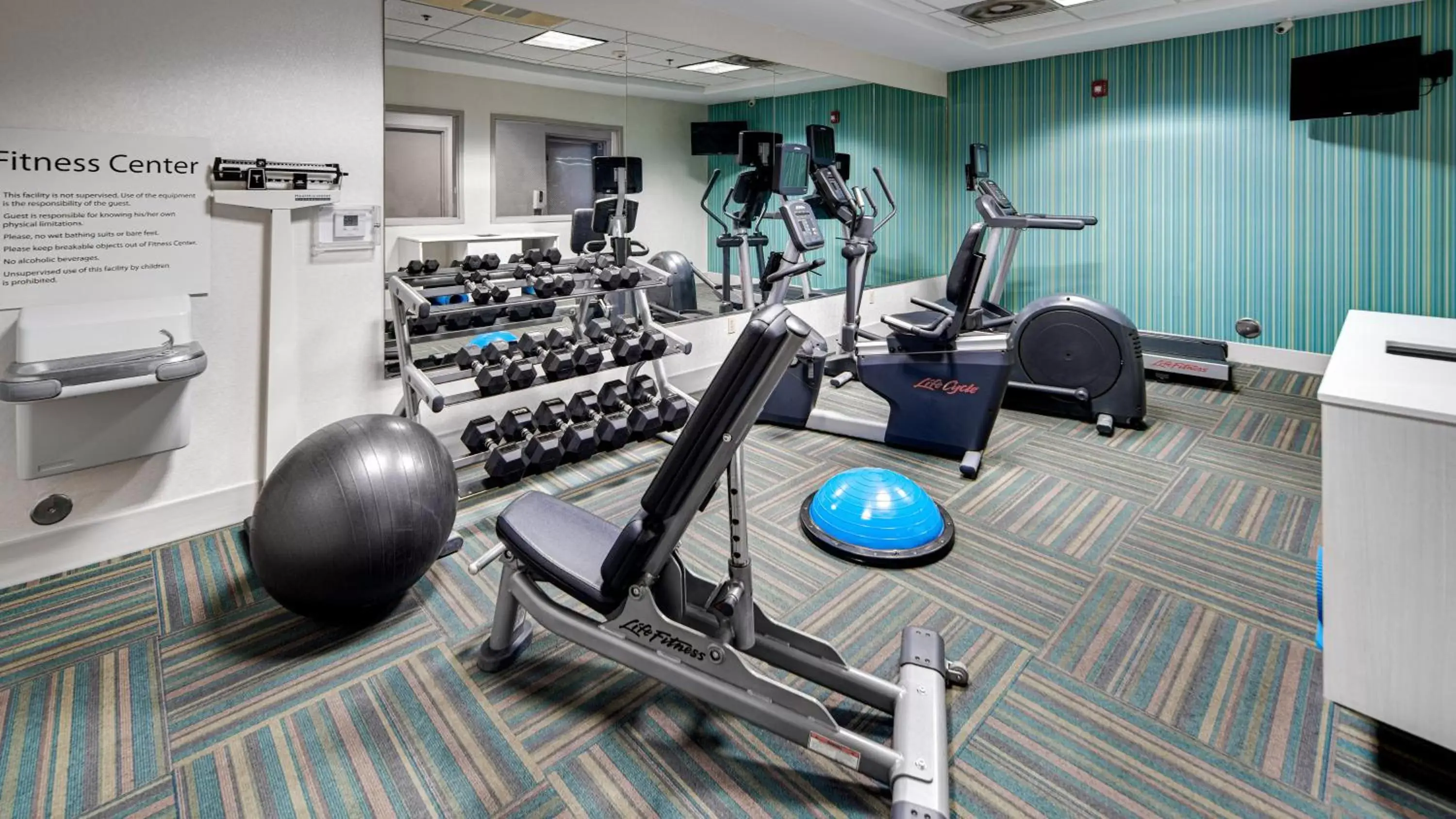 Fitness centre/facilities, Fitness Center/Facilities in Holiday Inn Express & Suites Dinuba West, an IHG Hotel