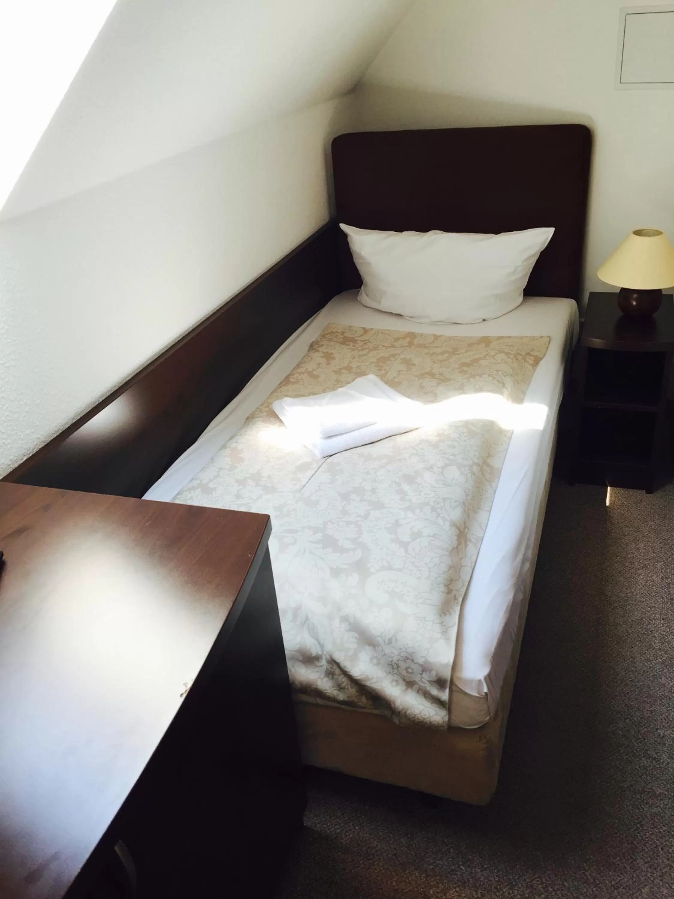 Staff, Bed in Upper Room Hotel Kurfürstendamm