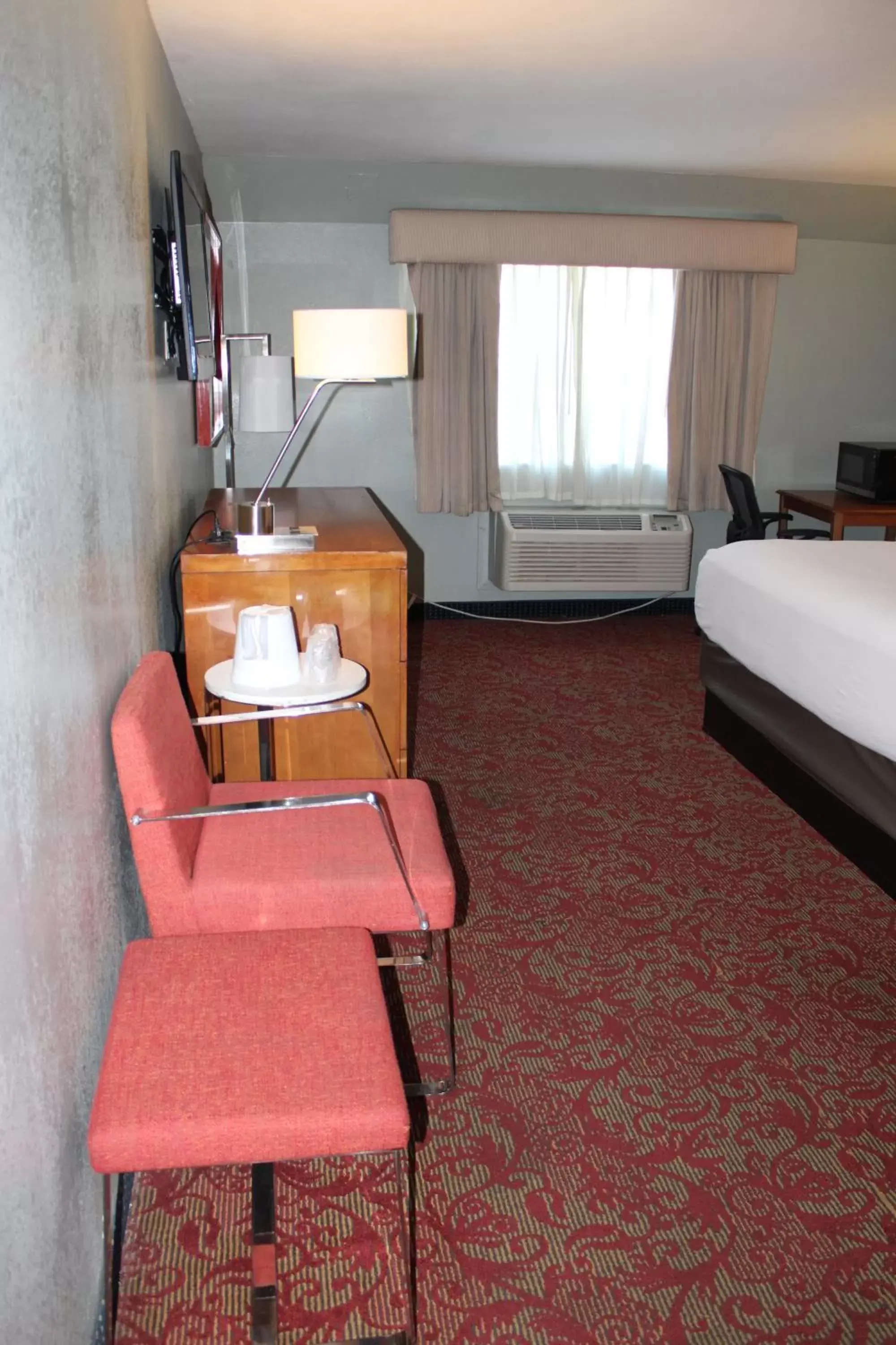 Bedroom, Seating Area in Duniya Hotel