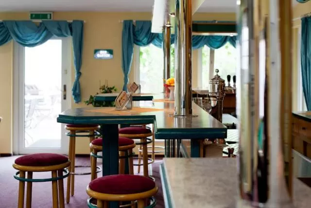 Lounge or bar in Sporthotel Malchow Hotel Garni HP ist möglich