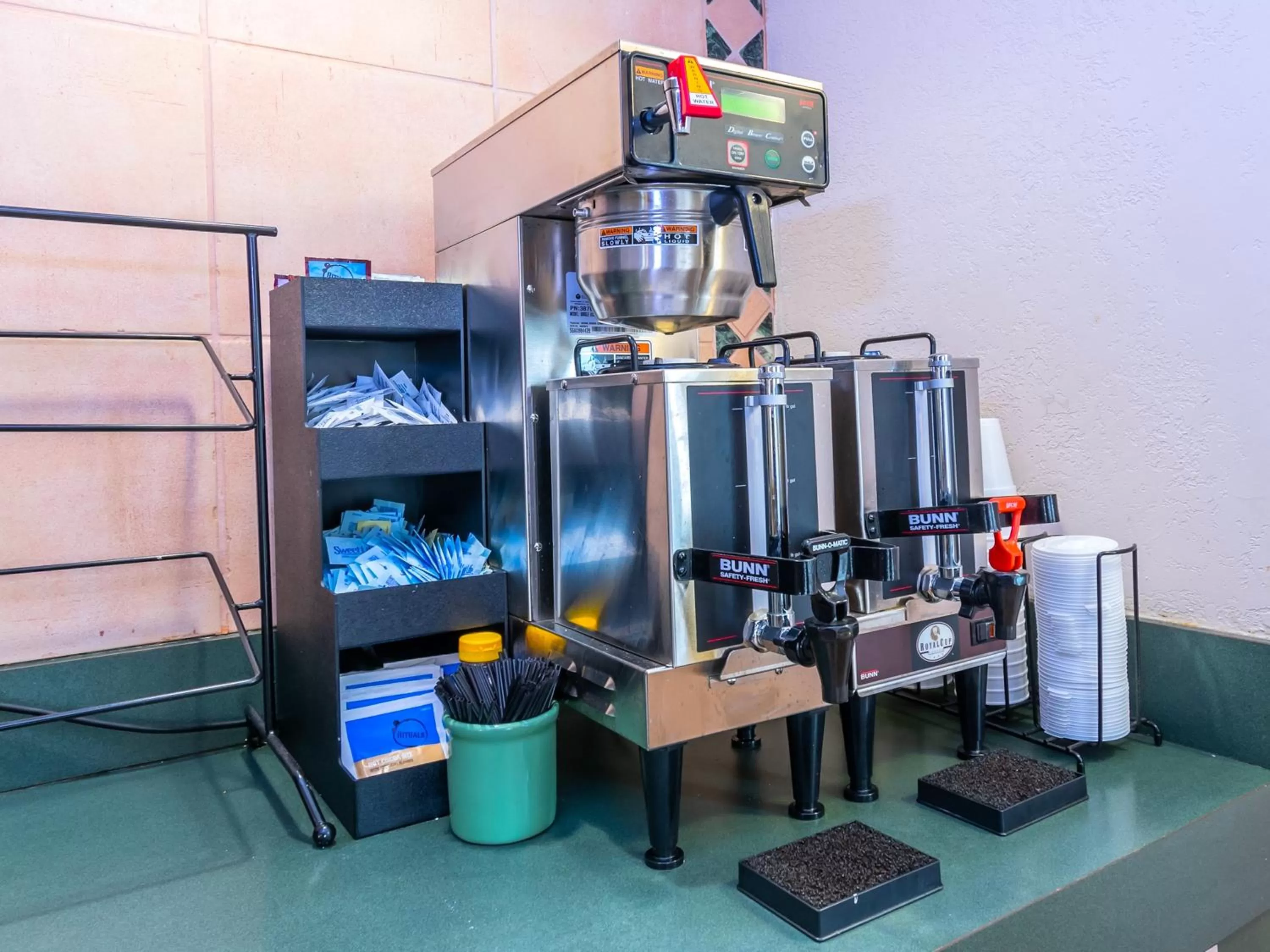 Coffee/tea facilities in La Quinta Inn by Wyndham Clute Lake Jackson