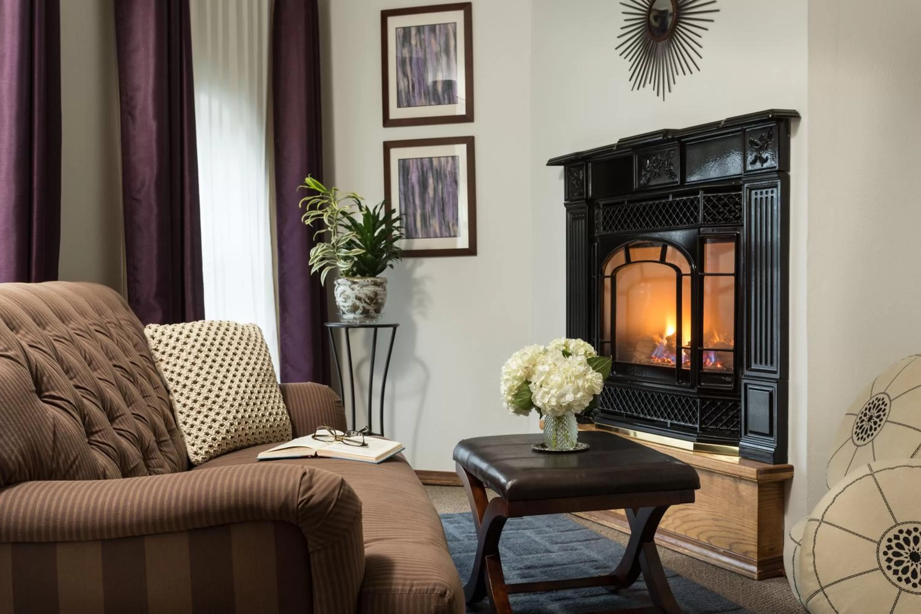 Living room in The Roosevelt Inn