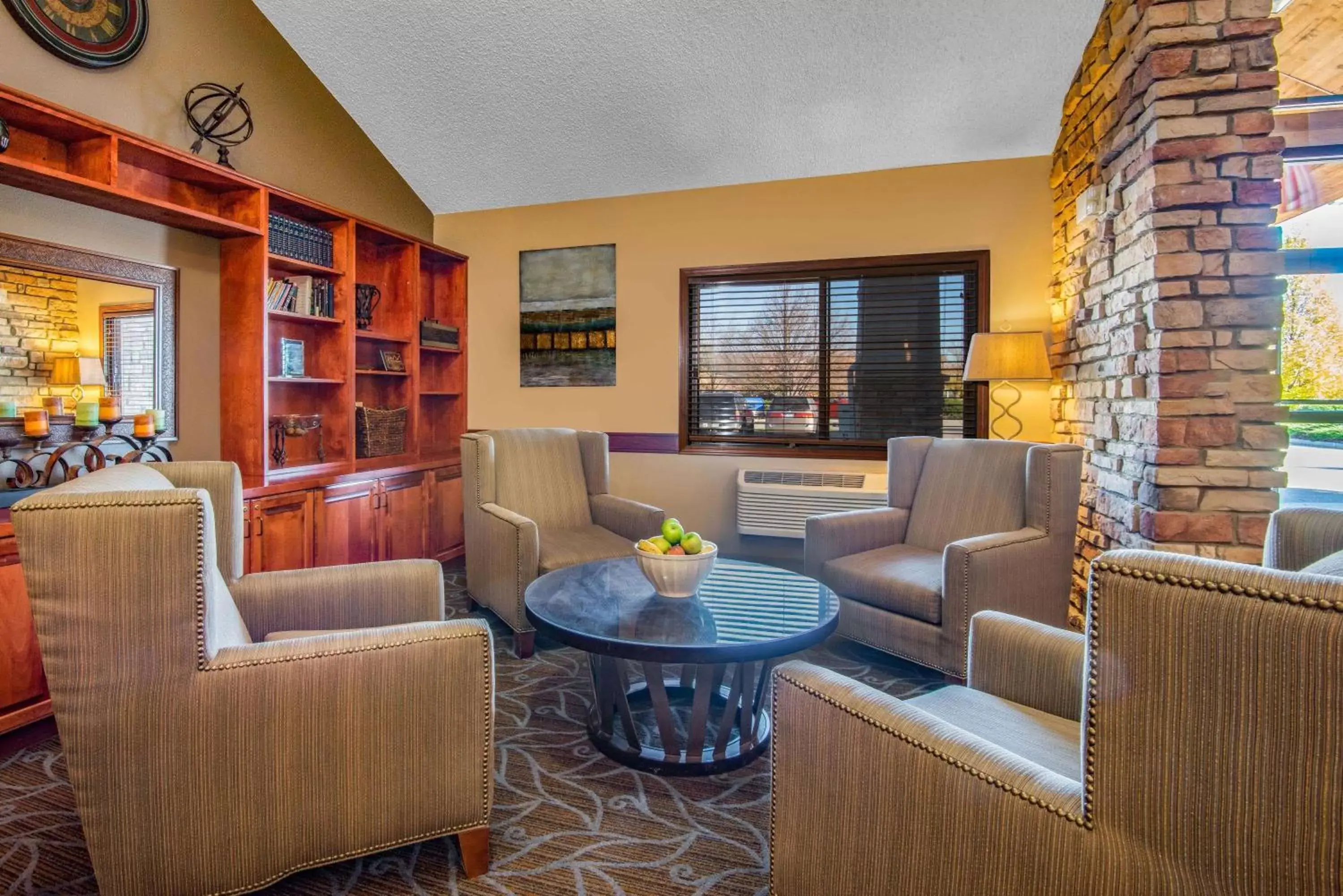 Lobby or reception, Seating Area in AmericInn by Wyndham Windsor Ft. Collins