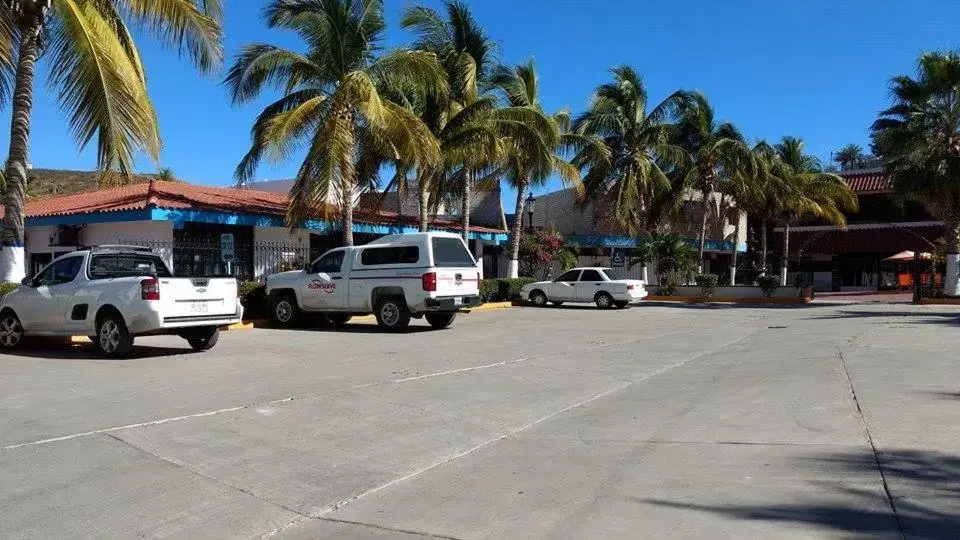 Patio, Property Building in Hotel Marina Topolobampo