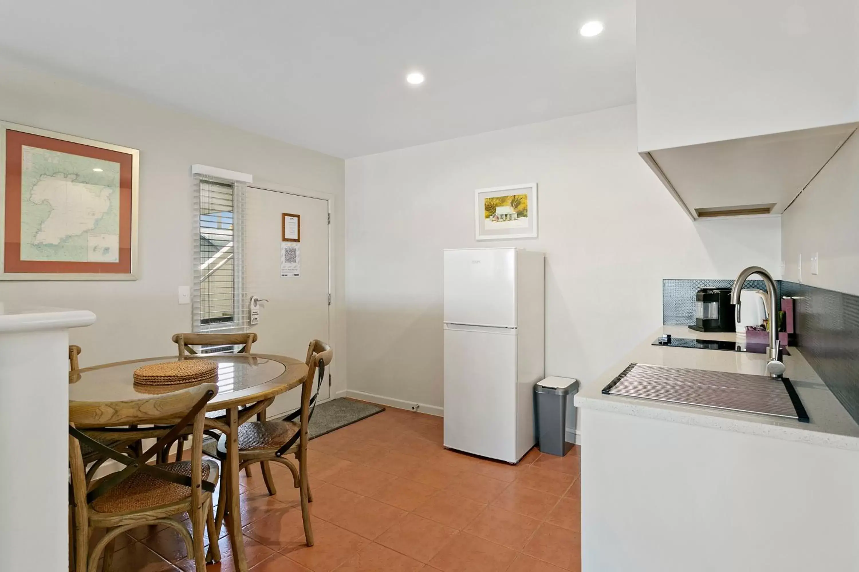 Kitchen/Kitchenette in Baycrest Thermal Lodge