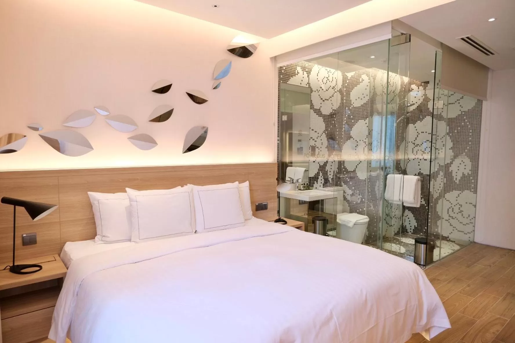 Toilet in L Hotel Premier By Lion Peak