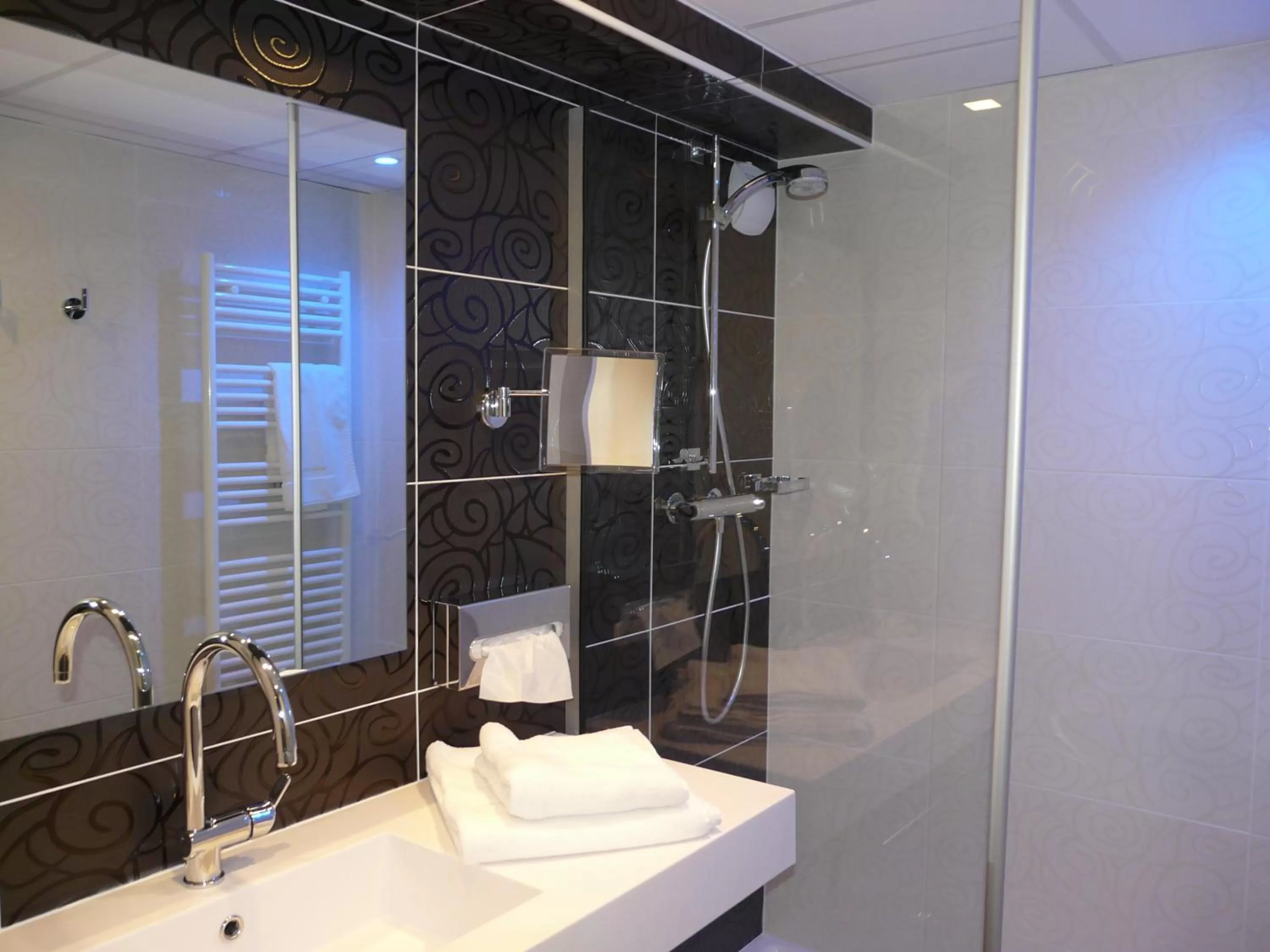 Sauna in Best Western Hotel Le Quercy