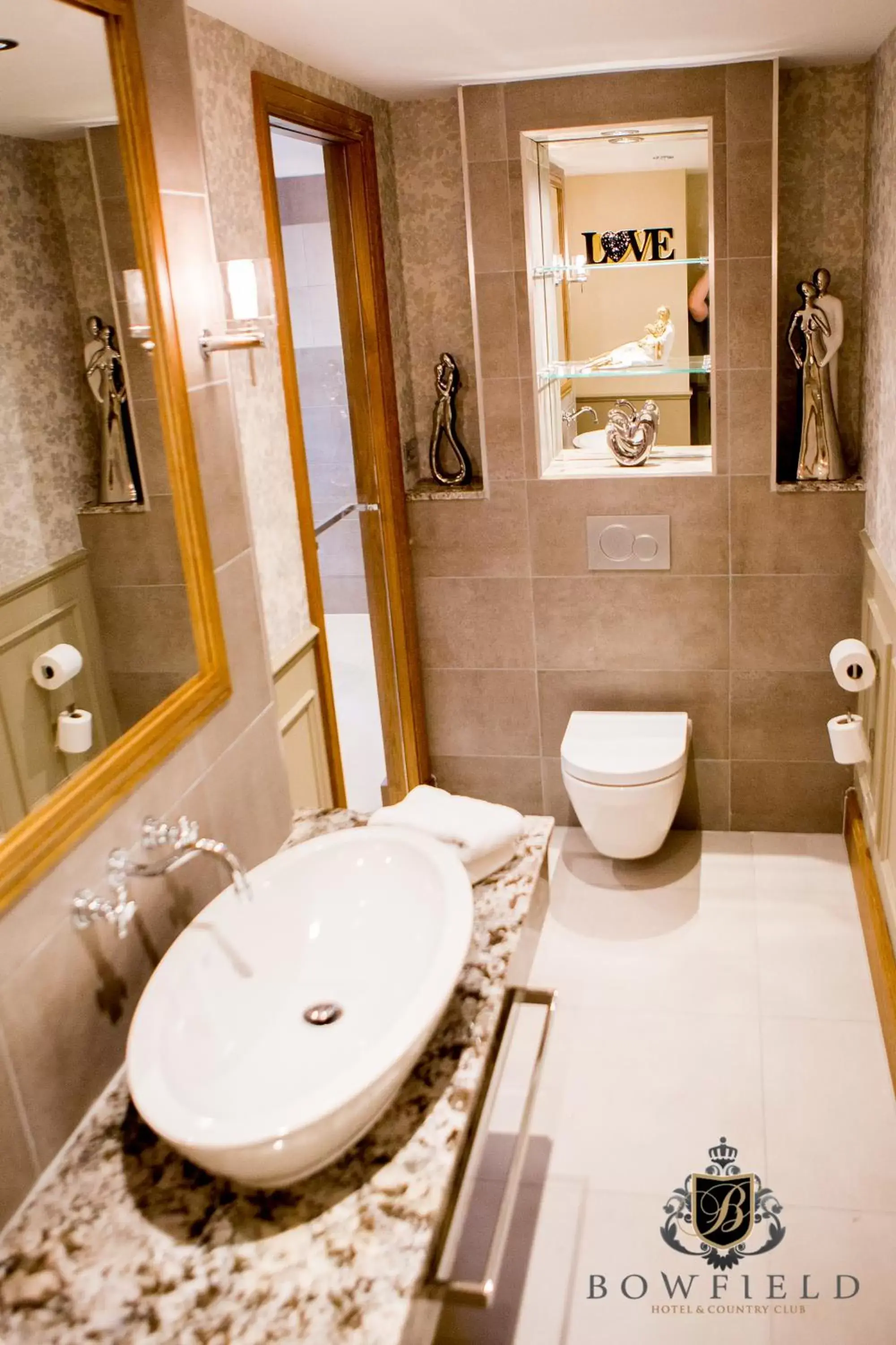 Bathroom in Bowfield Hotel and Spa